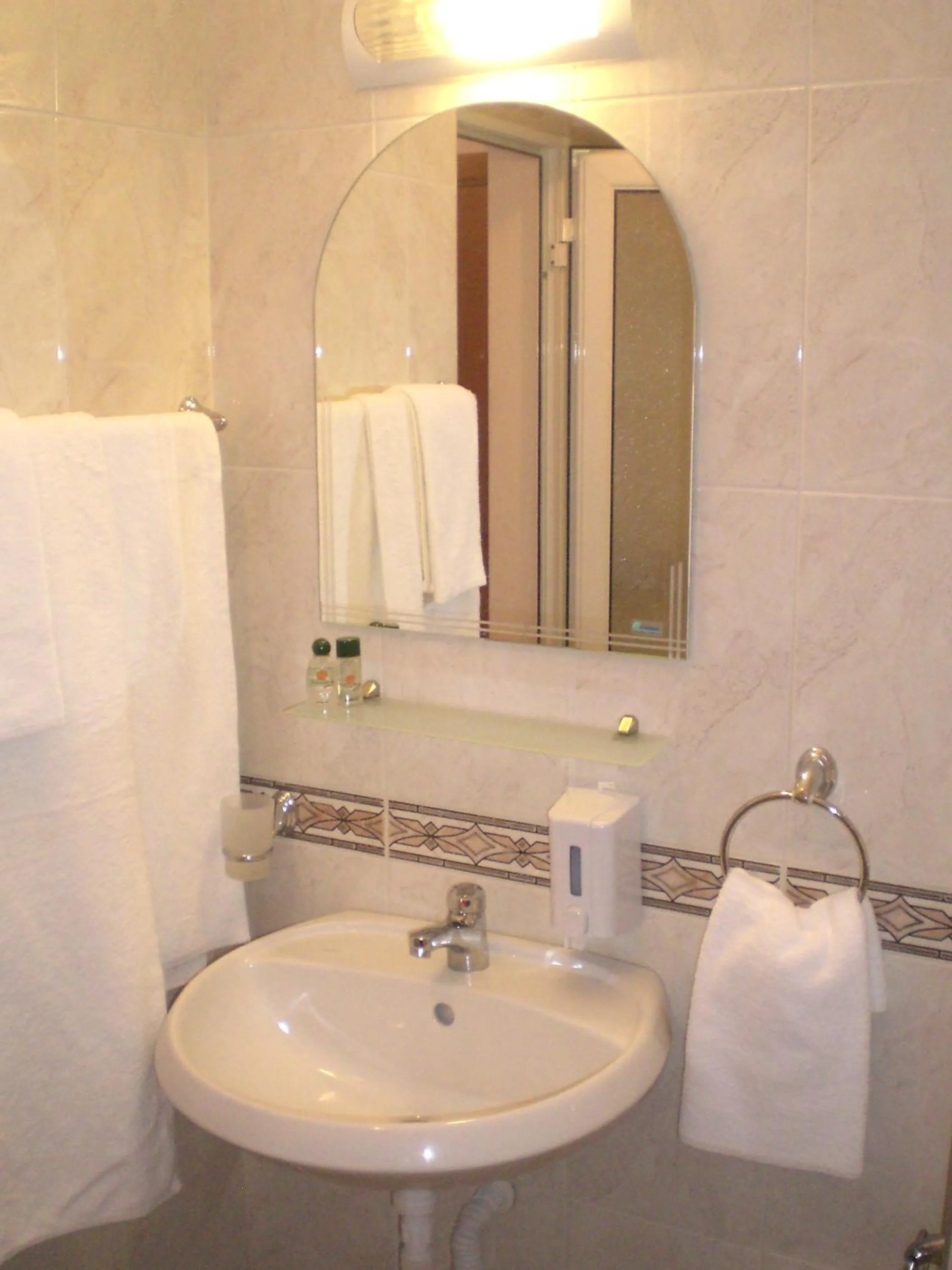 Bathroom in Hotel Bellisimo