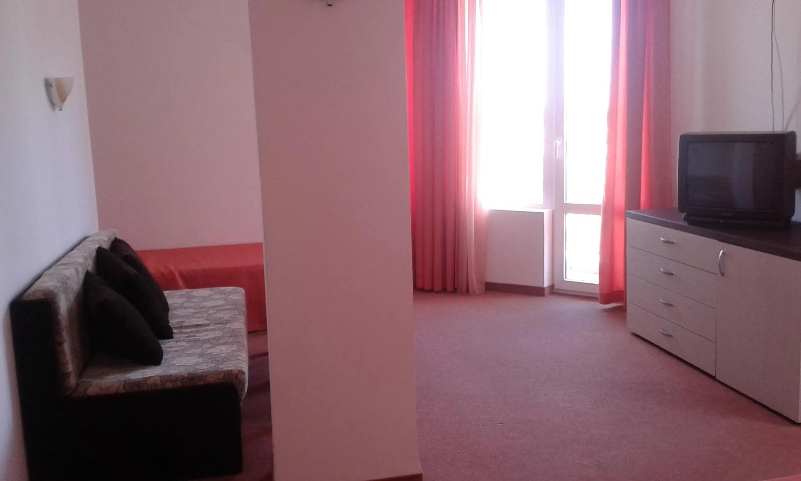 TV and multimedia in Hotel Bellisimo