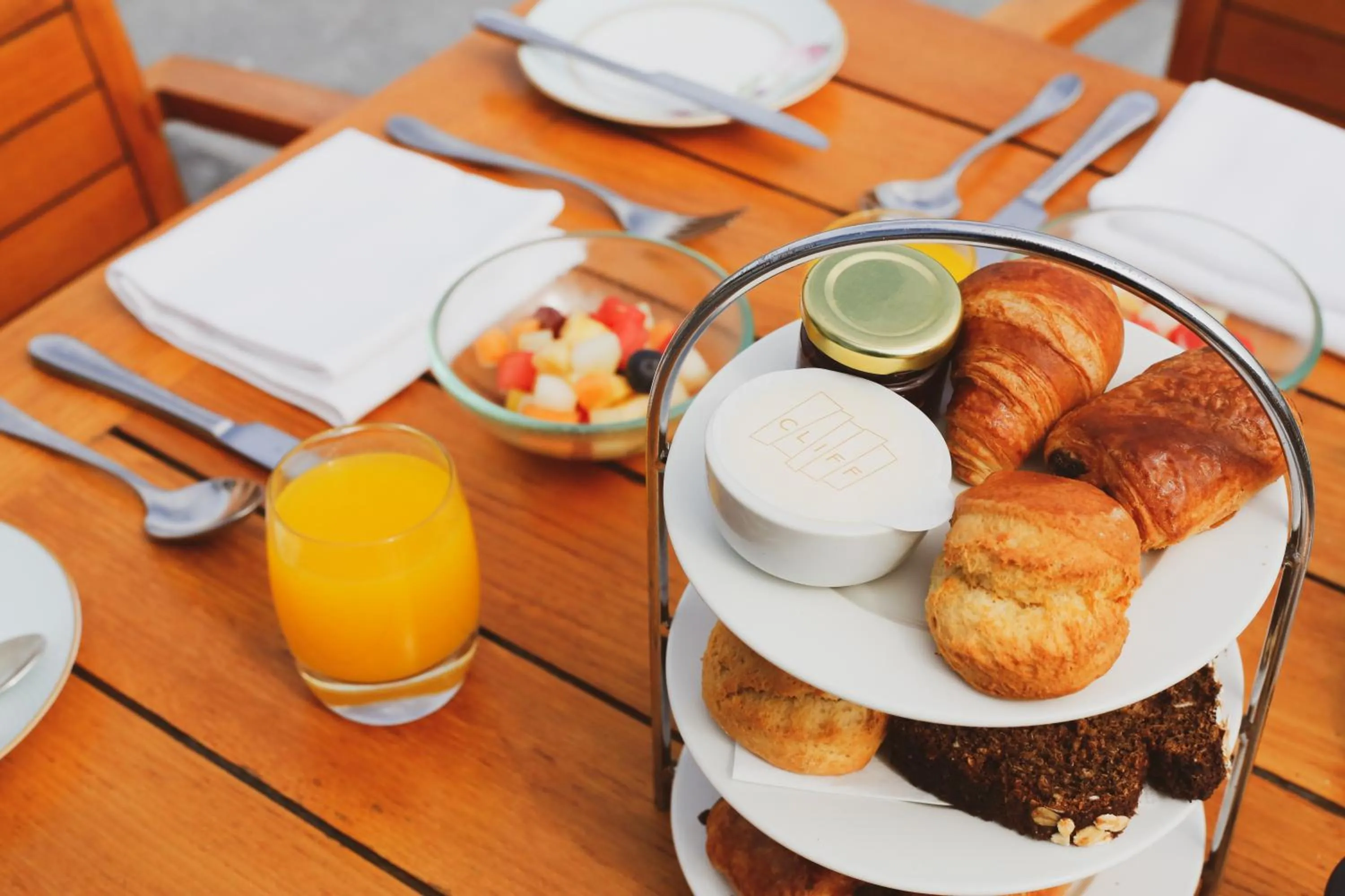 Breakfast in Cliff House Hotel