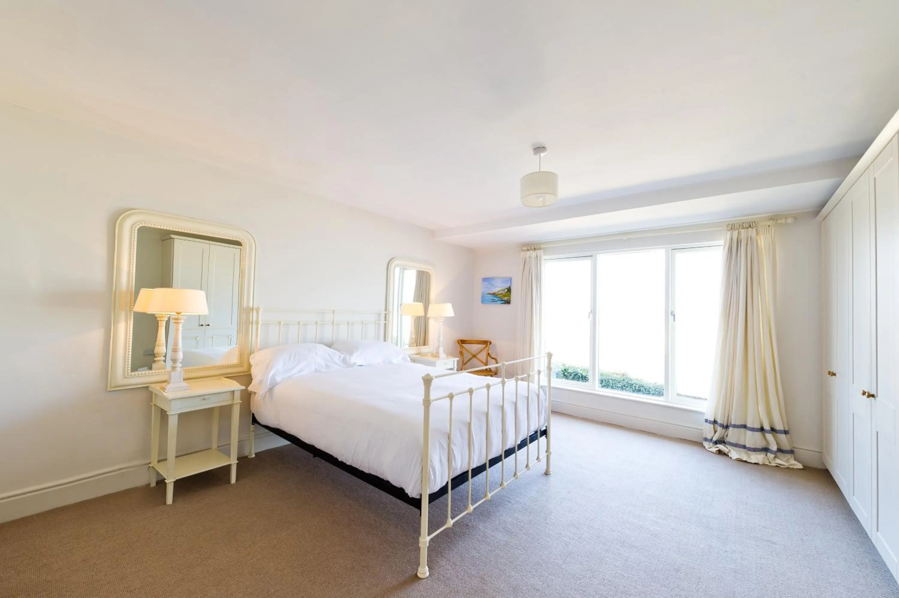 Bedroom, Bed in Cliff House Hotel