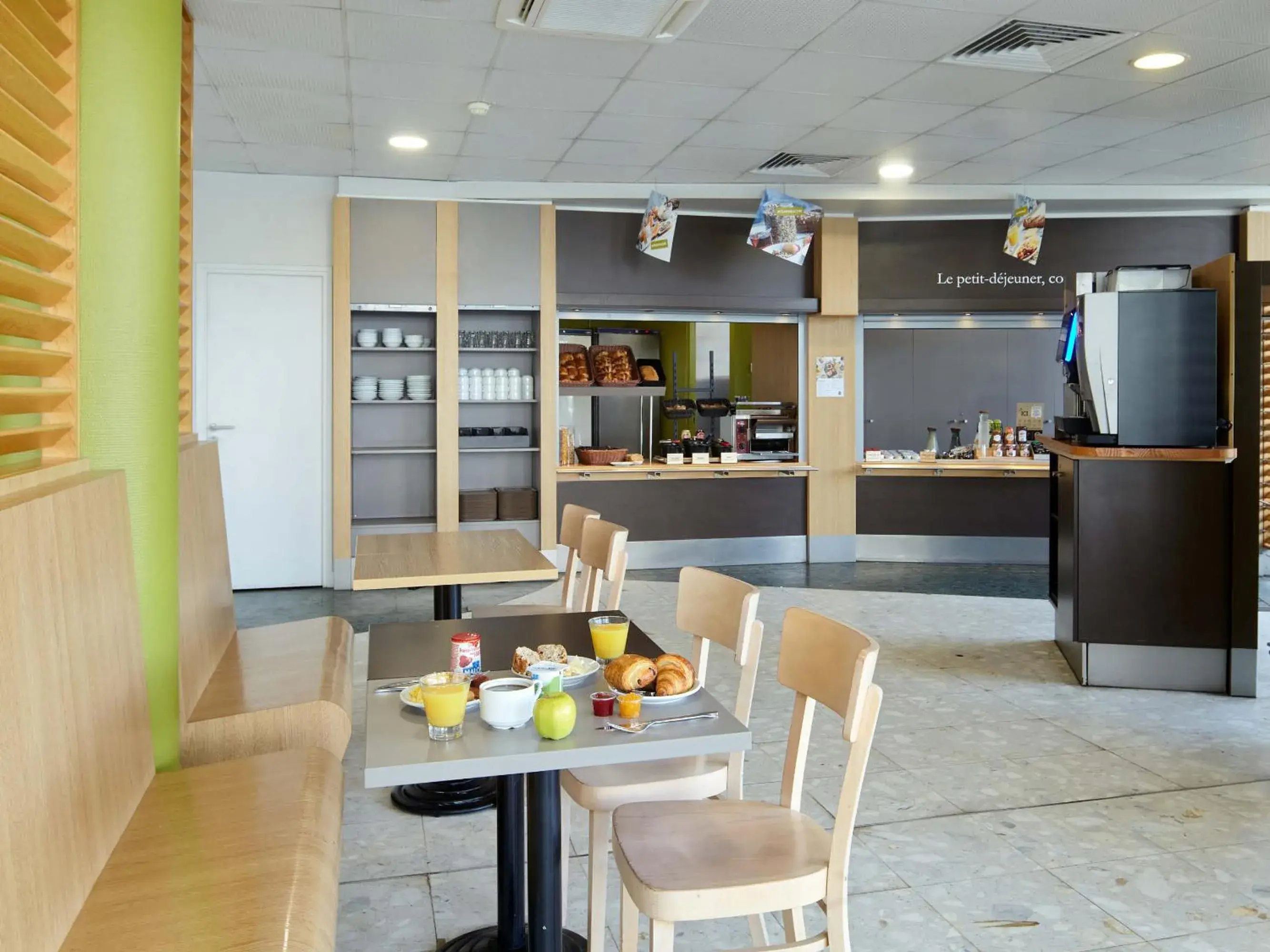 B&B HOTEL Paris Roissy CDG Aéroport B&B HOTEL Paris Roissy CDG Aéroport