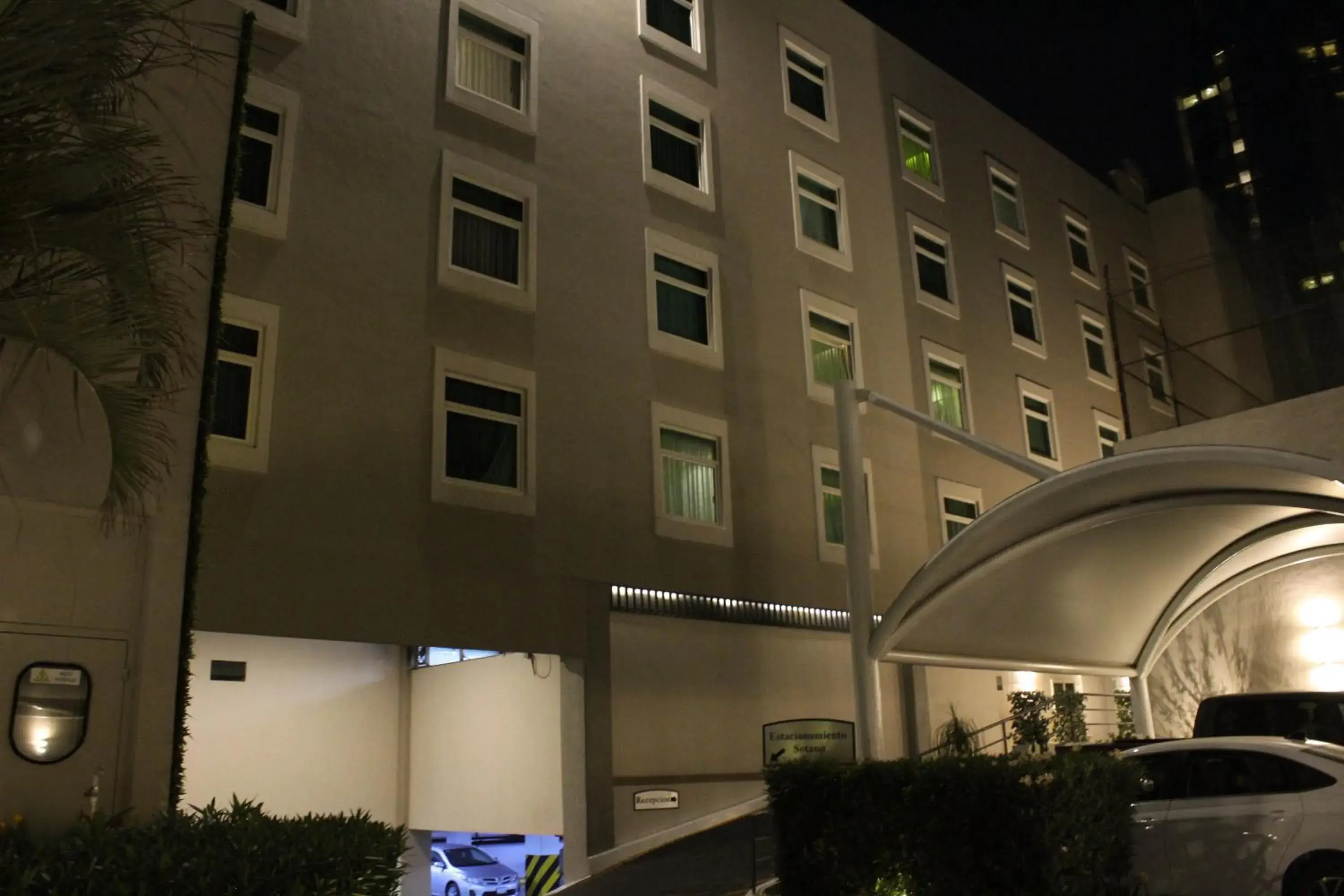 Property building in Hotel Portobelo Property building in Hotel Portobelo