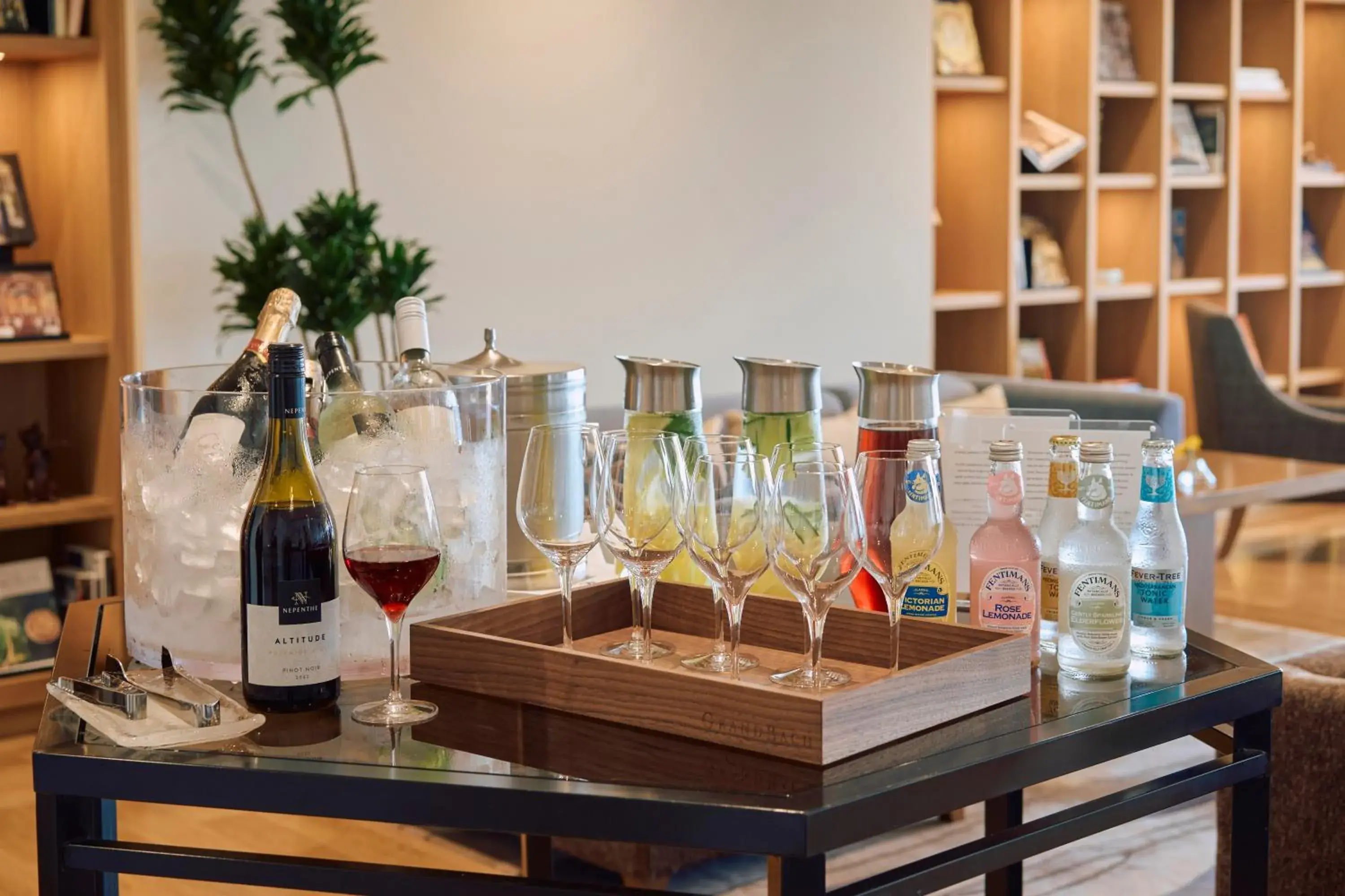 Lounge or bar in Hotel Grand Bach Atami Crescendo Lounge or bar in Hotel Grand Bach Atami Crescendo