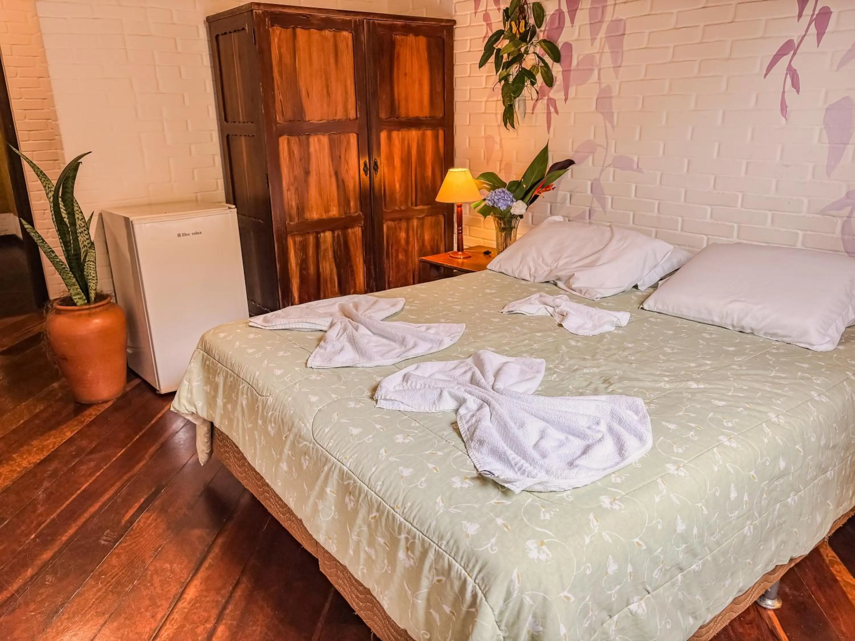 Photo of the whole room, Bed in Recanto Quinta da Jade