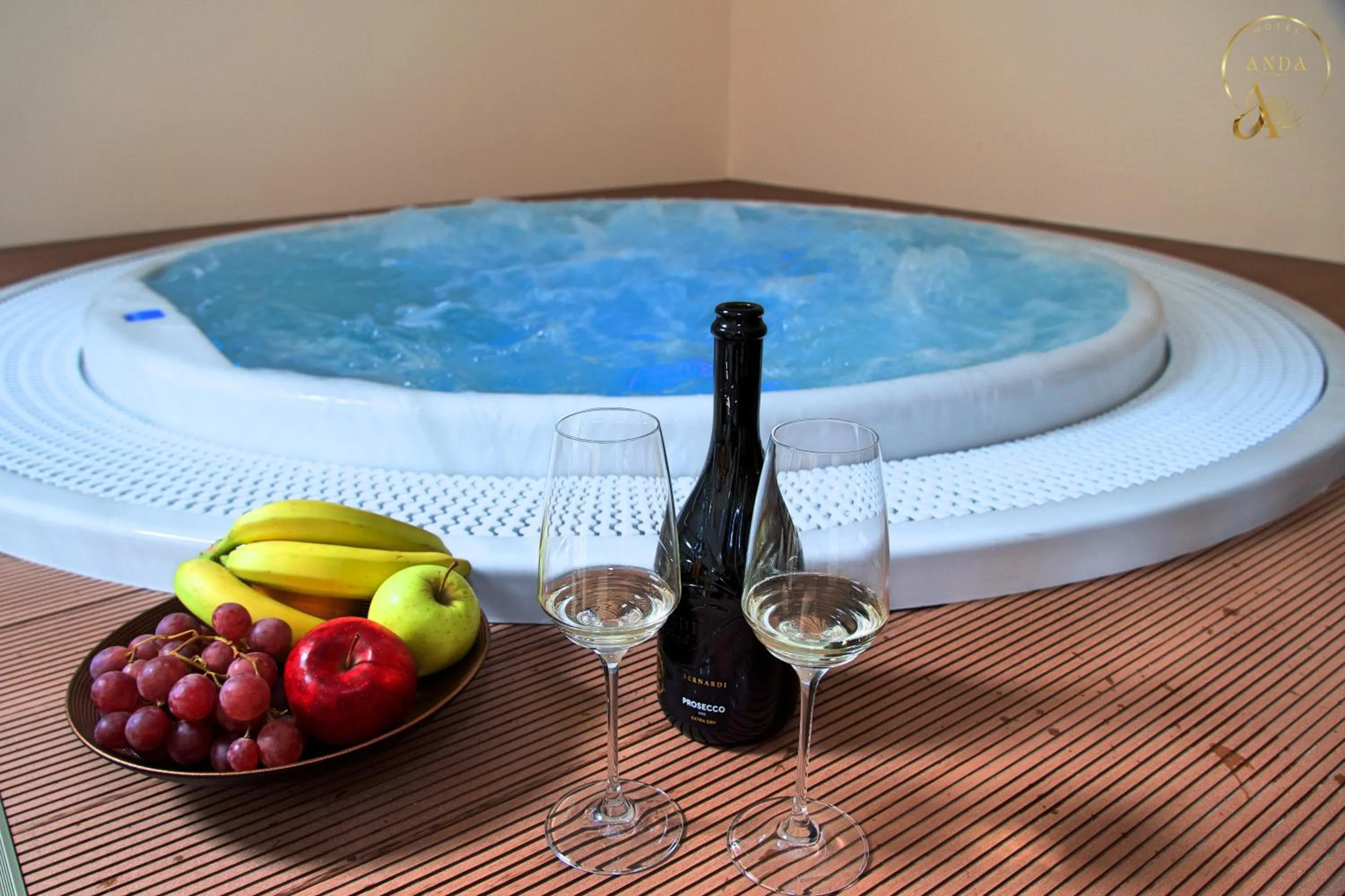 Hot Tub in Hotel Anda