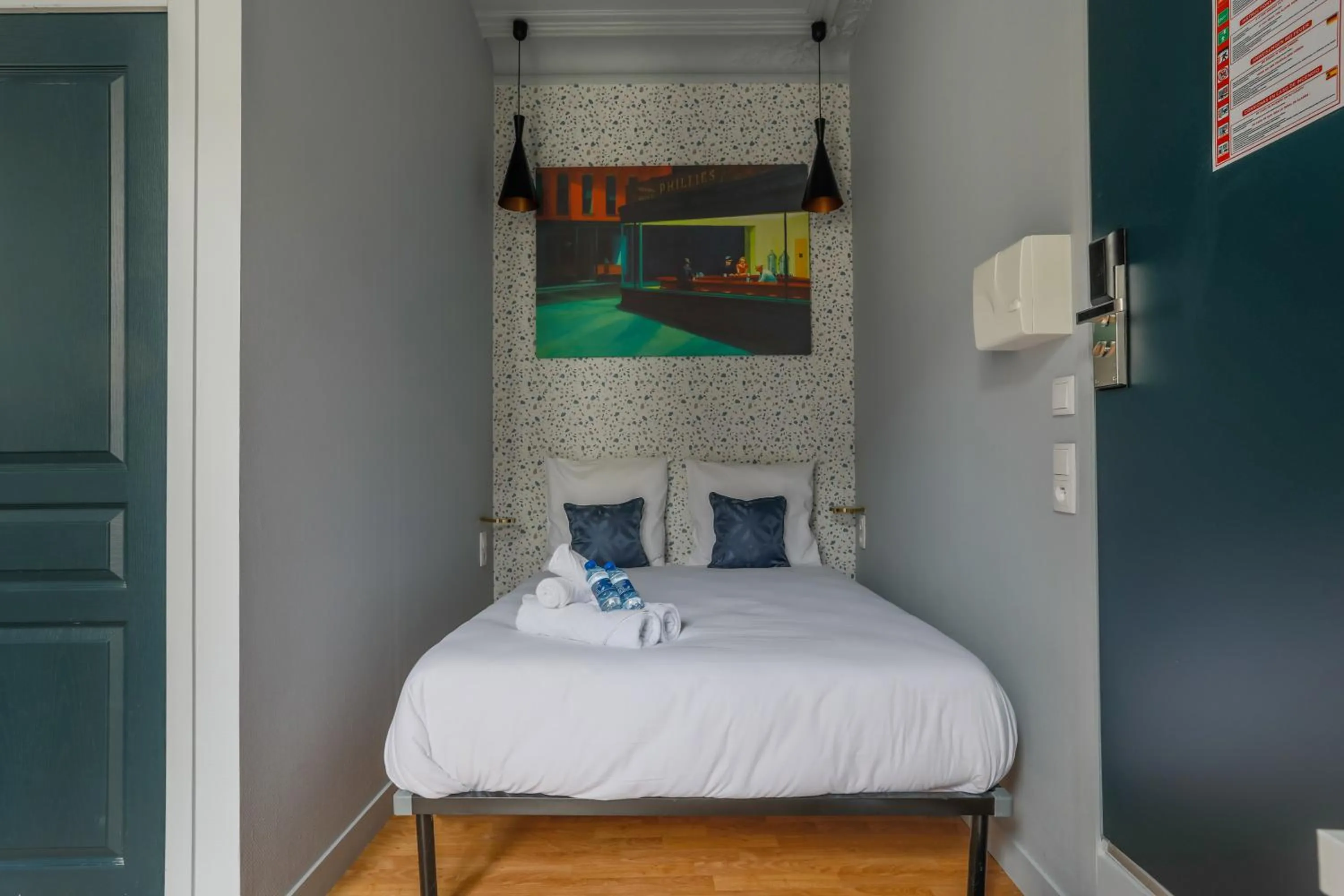 Living room, Bed in WS Saint-Lazare - Opera