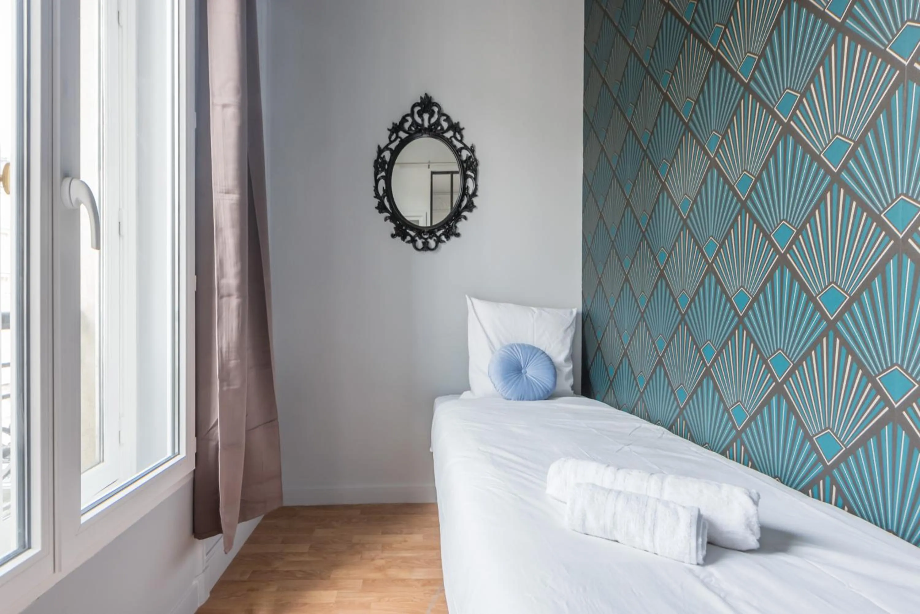 Bedroom, Bed in WS Saint-Lazare - Opera