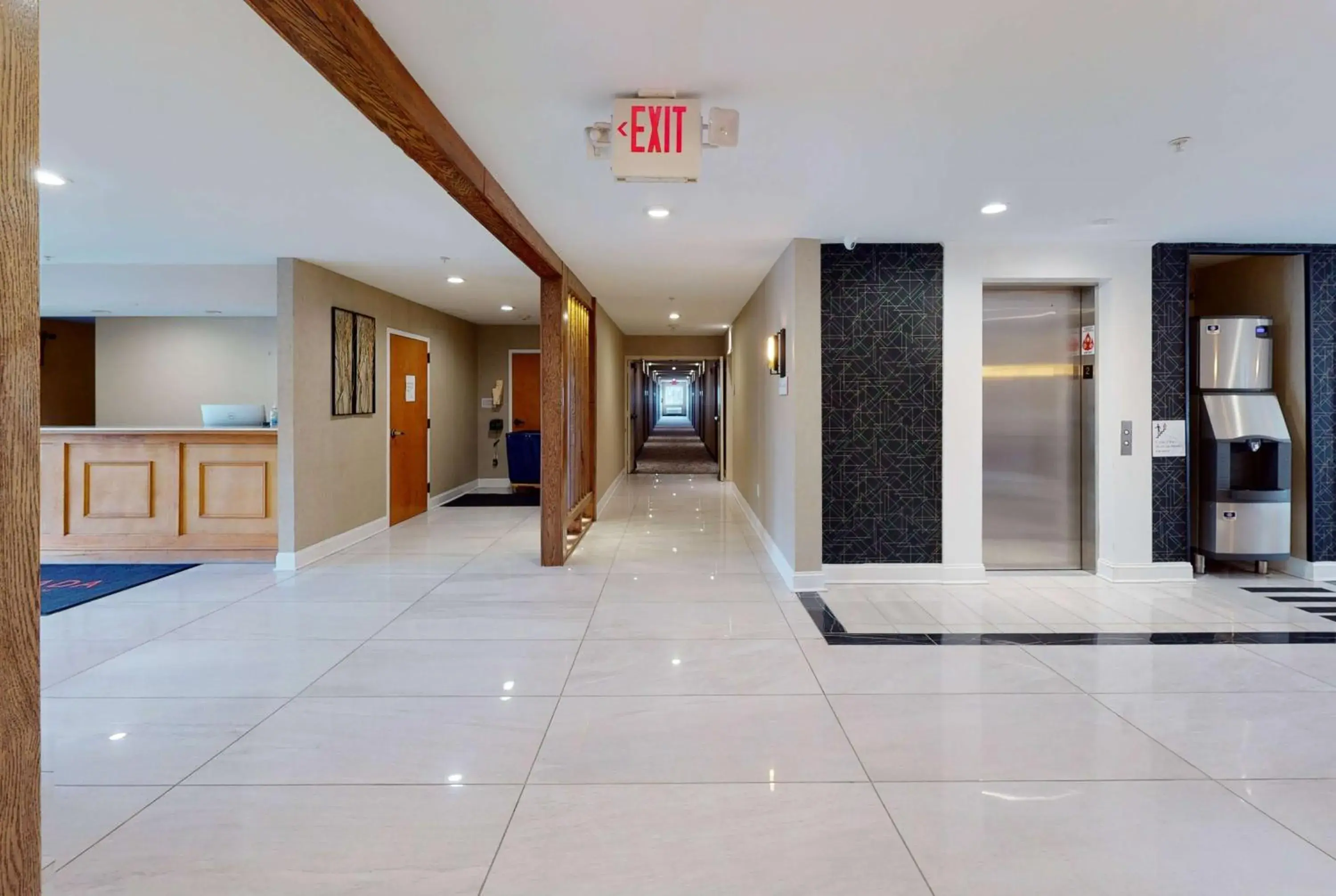 Lobby or reception in Ramada by Wyndham Strasburg - Shenandoah Valley Lobby or reception in Ramada by Wyndham Strasburg - Shenandoah Valley
