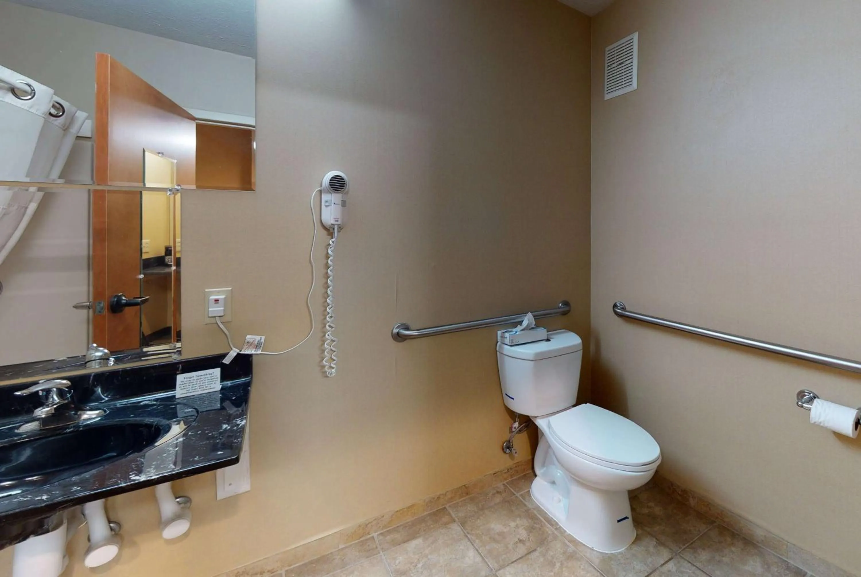 TV and multimedia in Ramada by Wyndham Strasburg - Shenandoah Valley