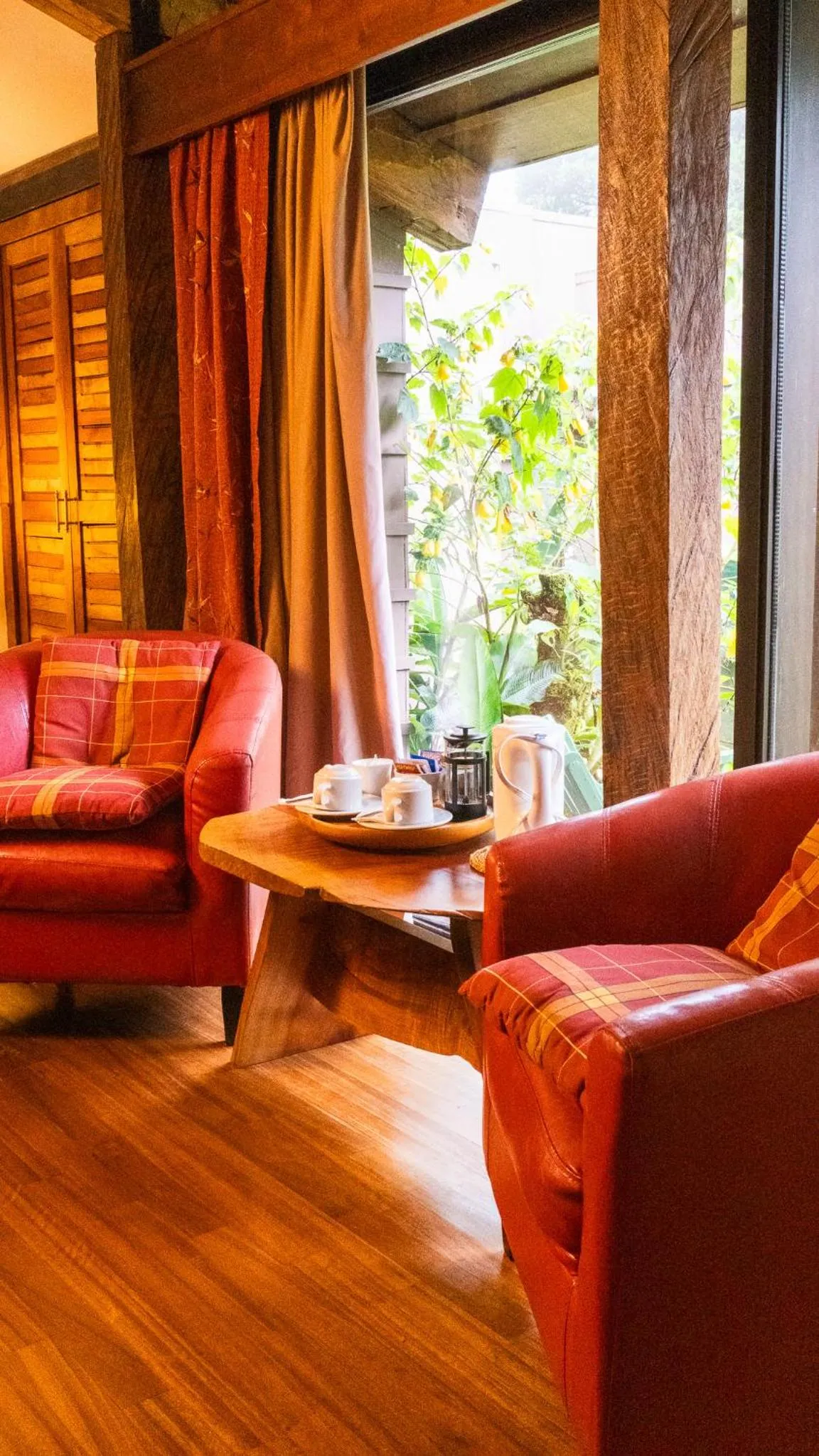 Living room in Poas Volcano Lodge