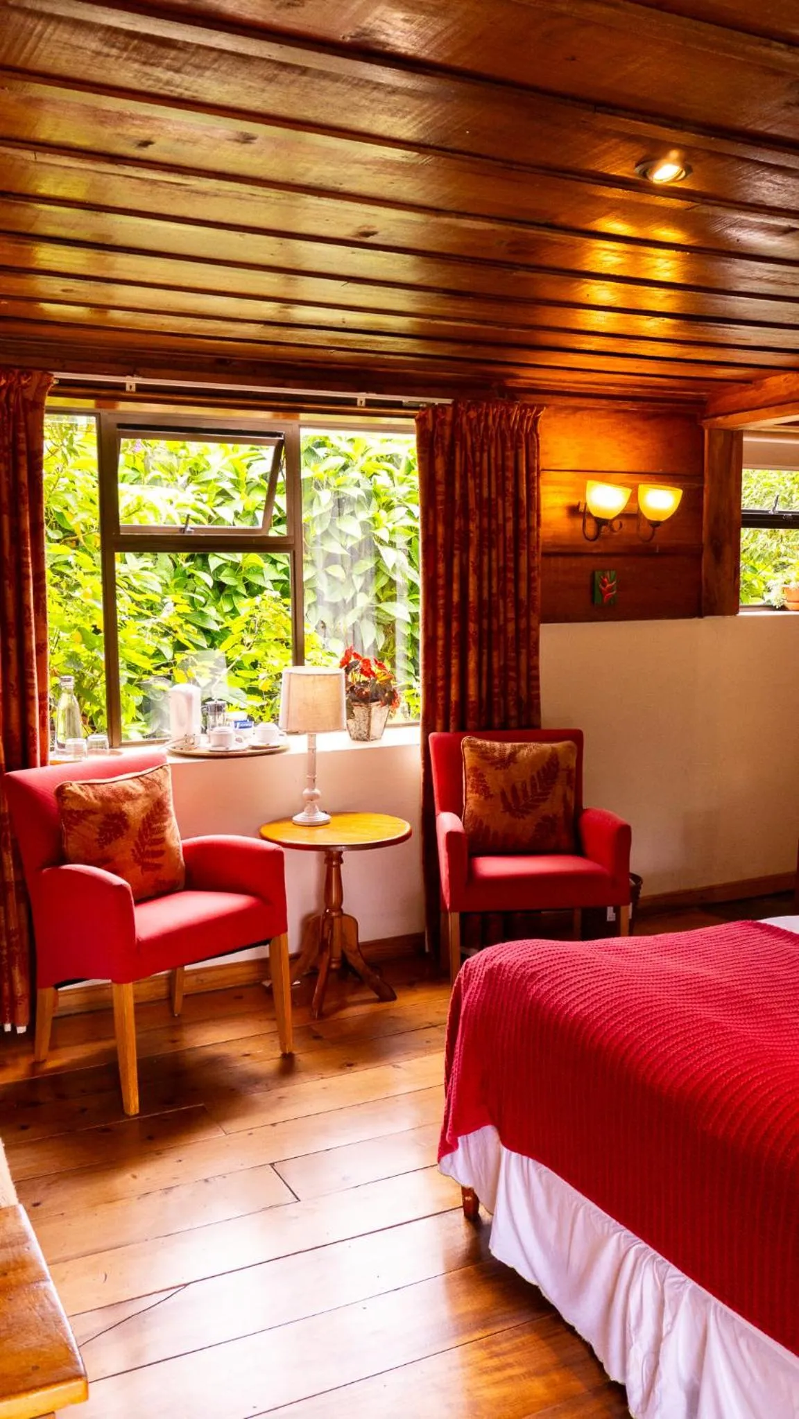 Bedroom, Bed in Poas Volcano Lodge