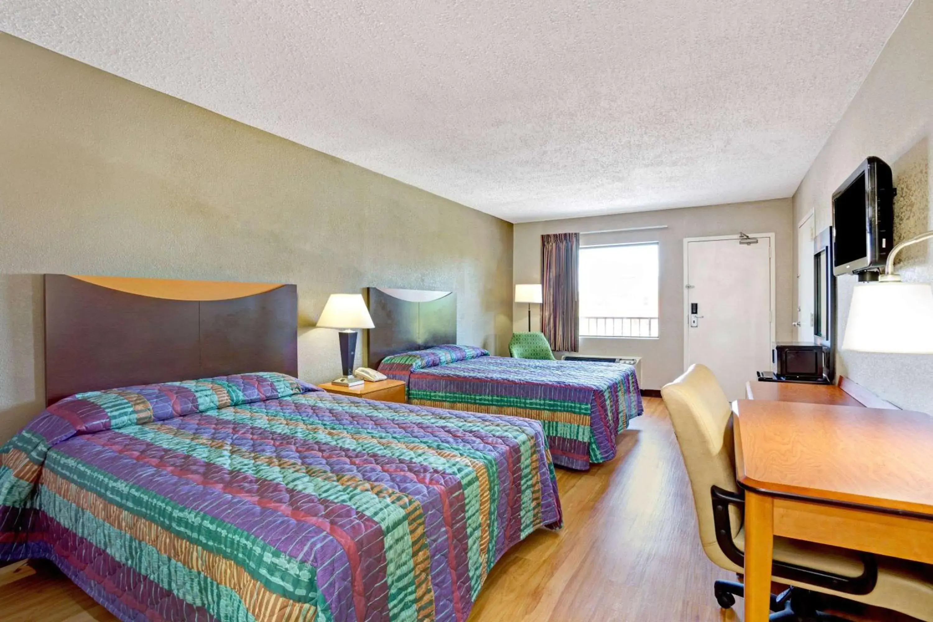 Photo of the whole room, Bed in Super 8 by Wyndham Fredericksburg Photo of the whole room, Bed in Super 8 by Wyndham Fredericksburg