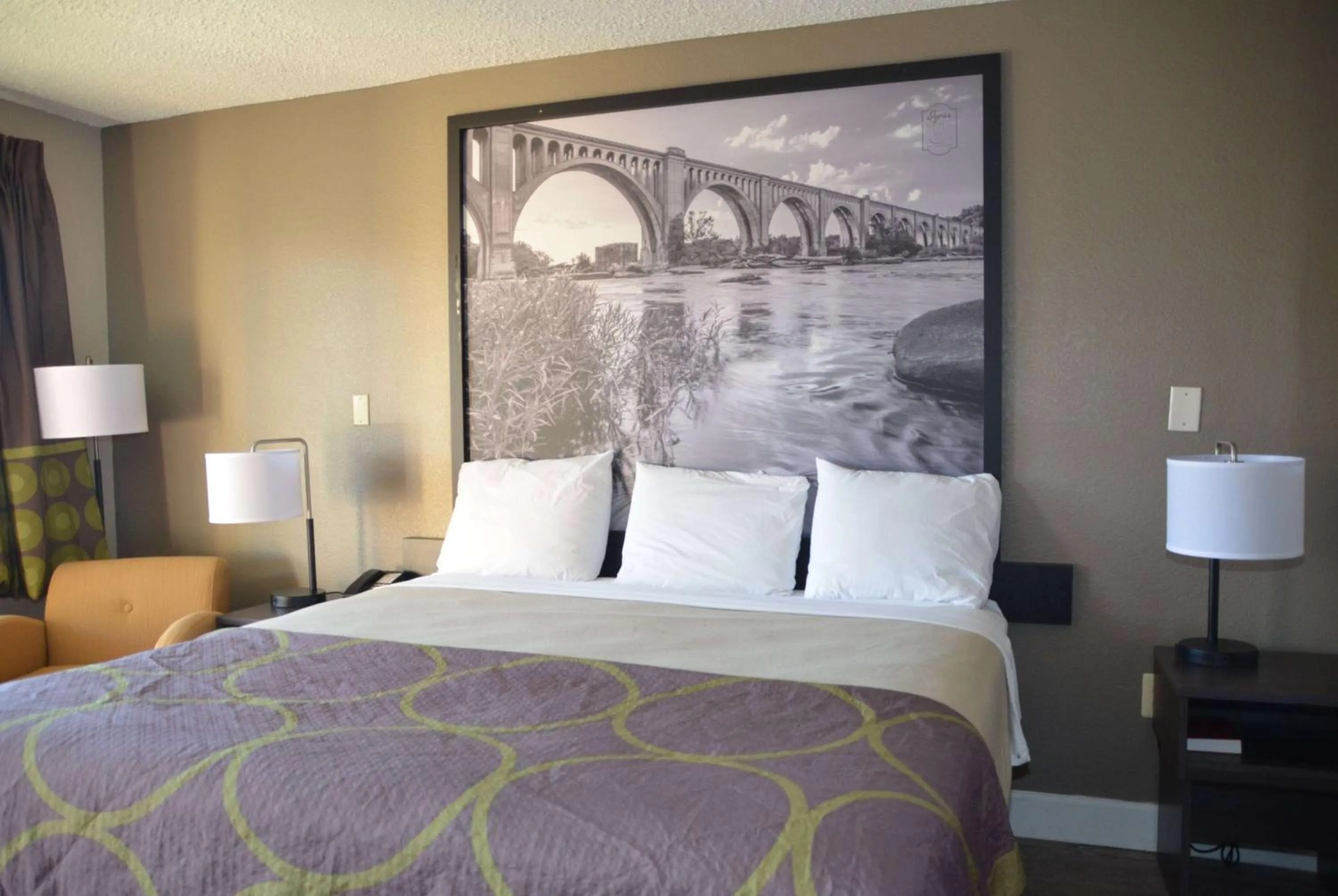 Photo of the whole room, Bed in Super 8 by Wyndham Fredericksburg