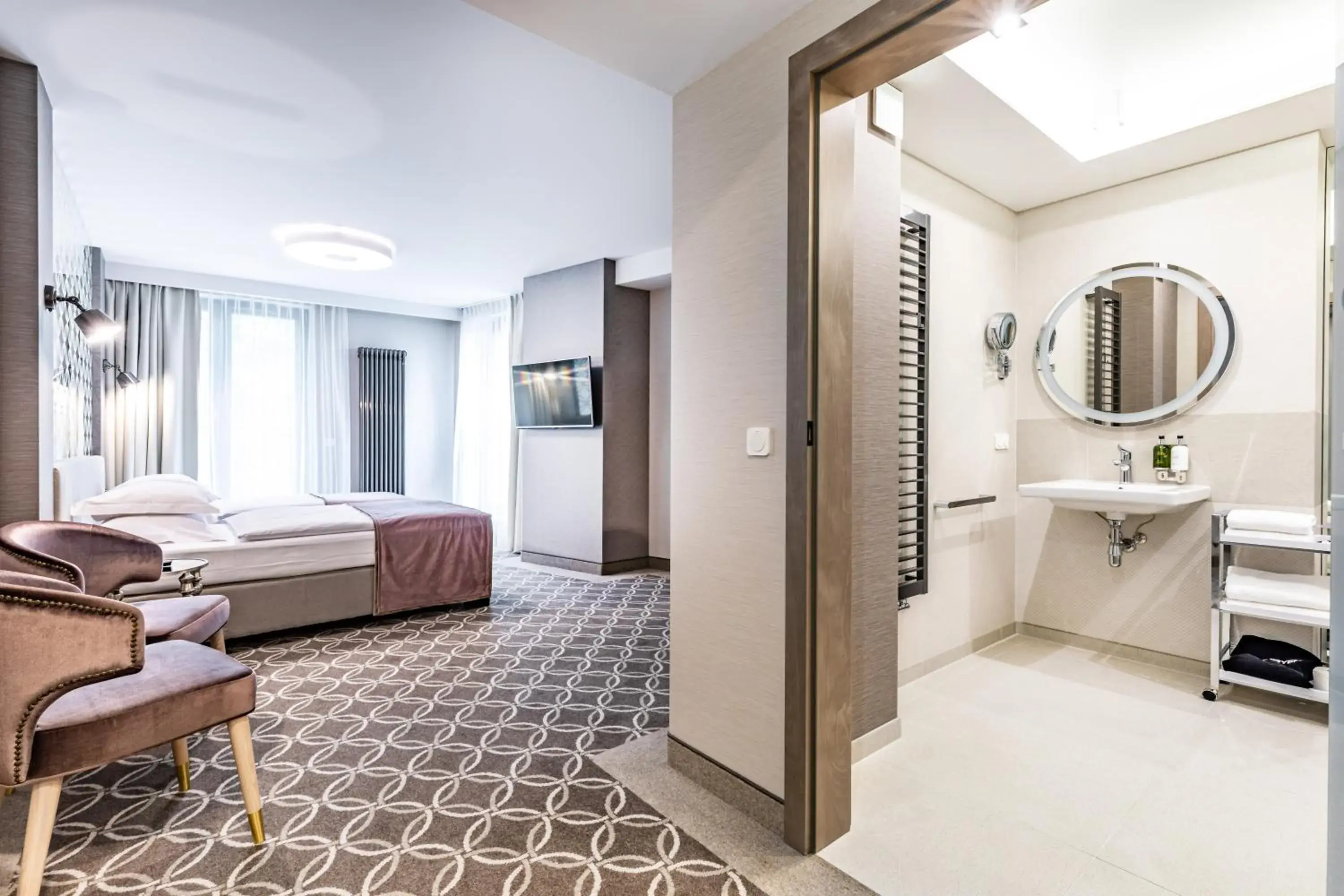 Double Room - single occupancy in Hotel Traugutta3 Double Room - single occupancy in Hotel Traugutta3