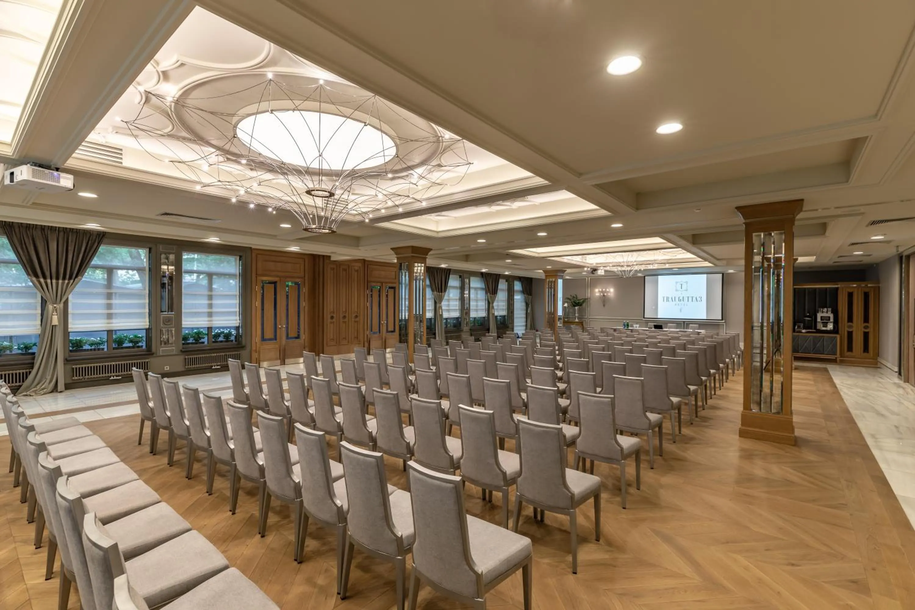 Business facilities in Hotel Traugutta3