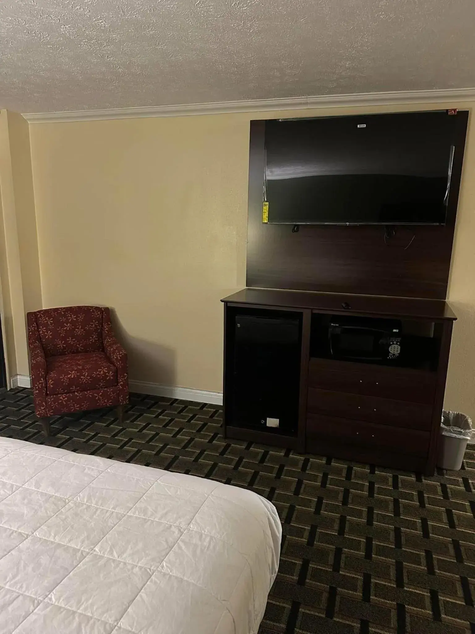 Bed in Quality Inn Harrodsburg Bed in Quality Inn Harrodsburg