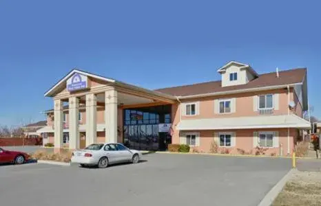 Facade/entrance, Property Building in America's Best Value Inn-Marion