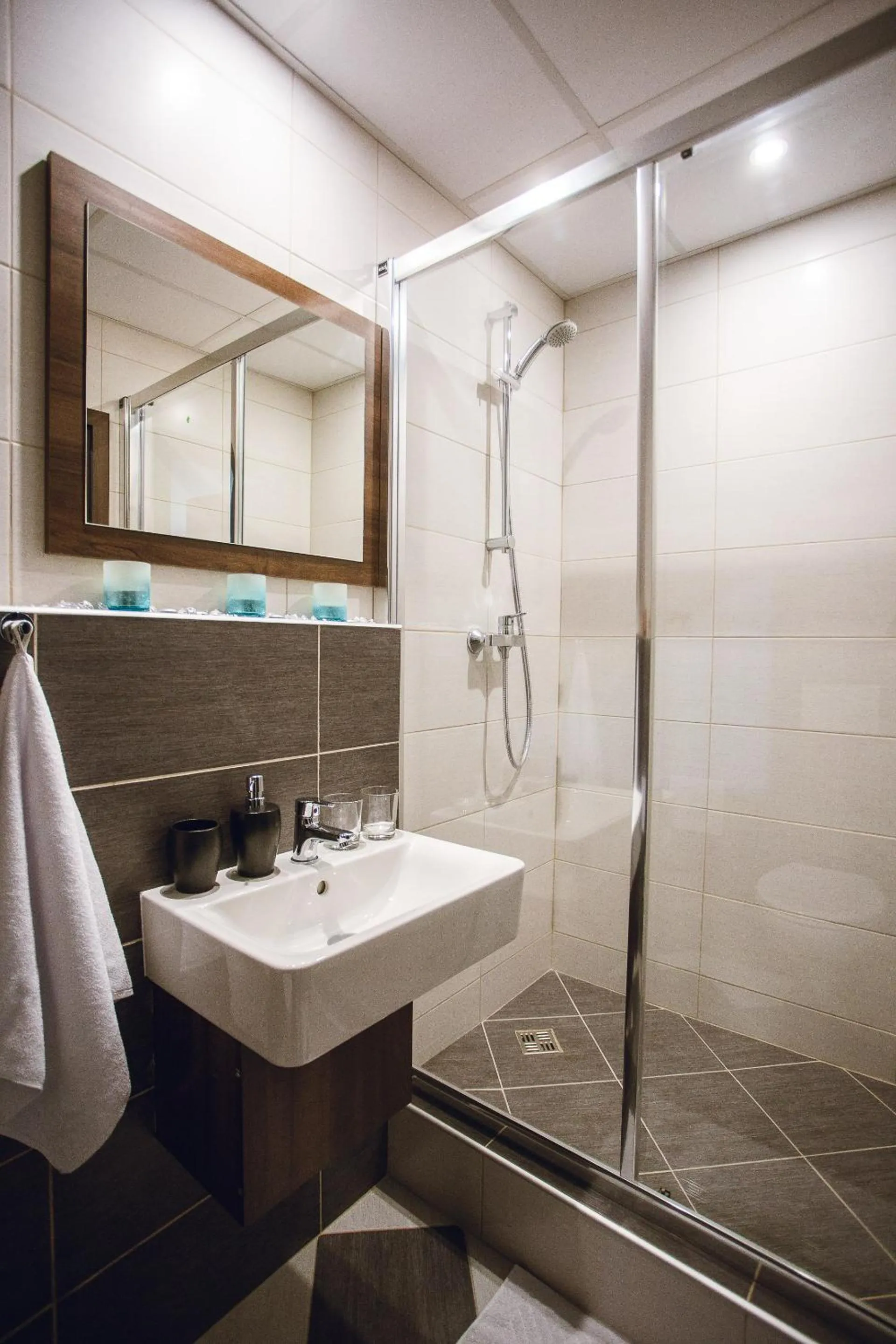 Shower in Hotel Crystal