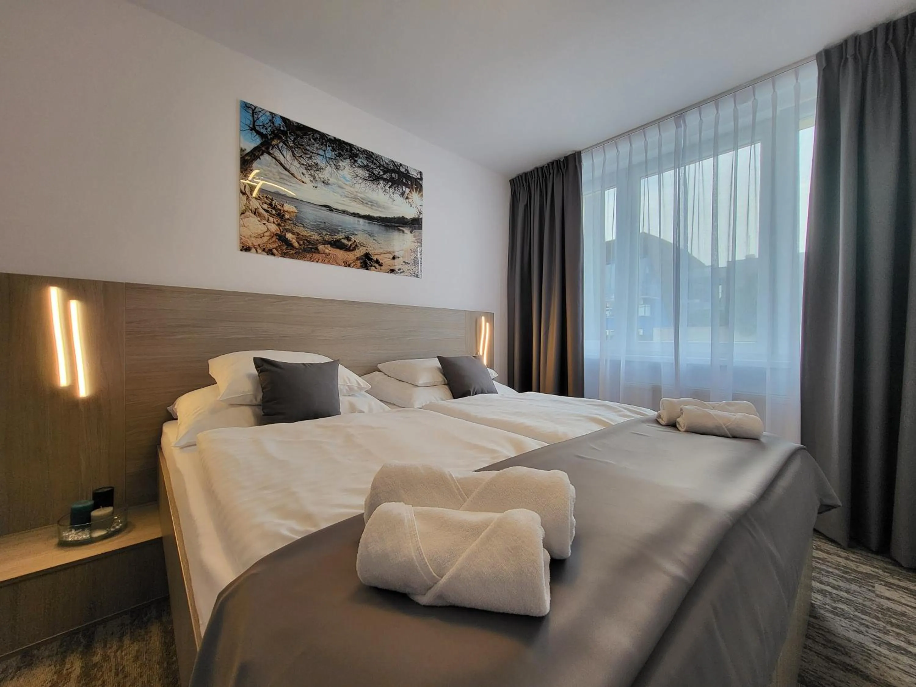 Bedroom, Bed in Hotel Crystal