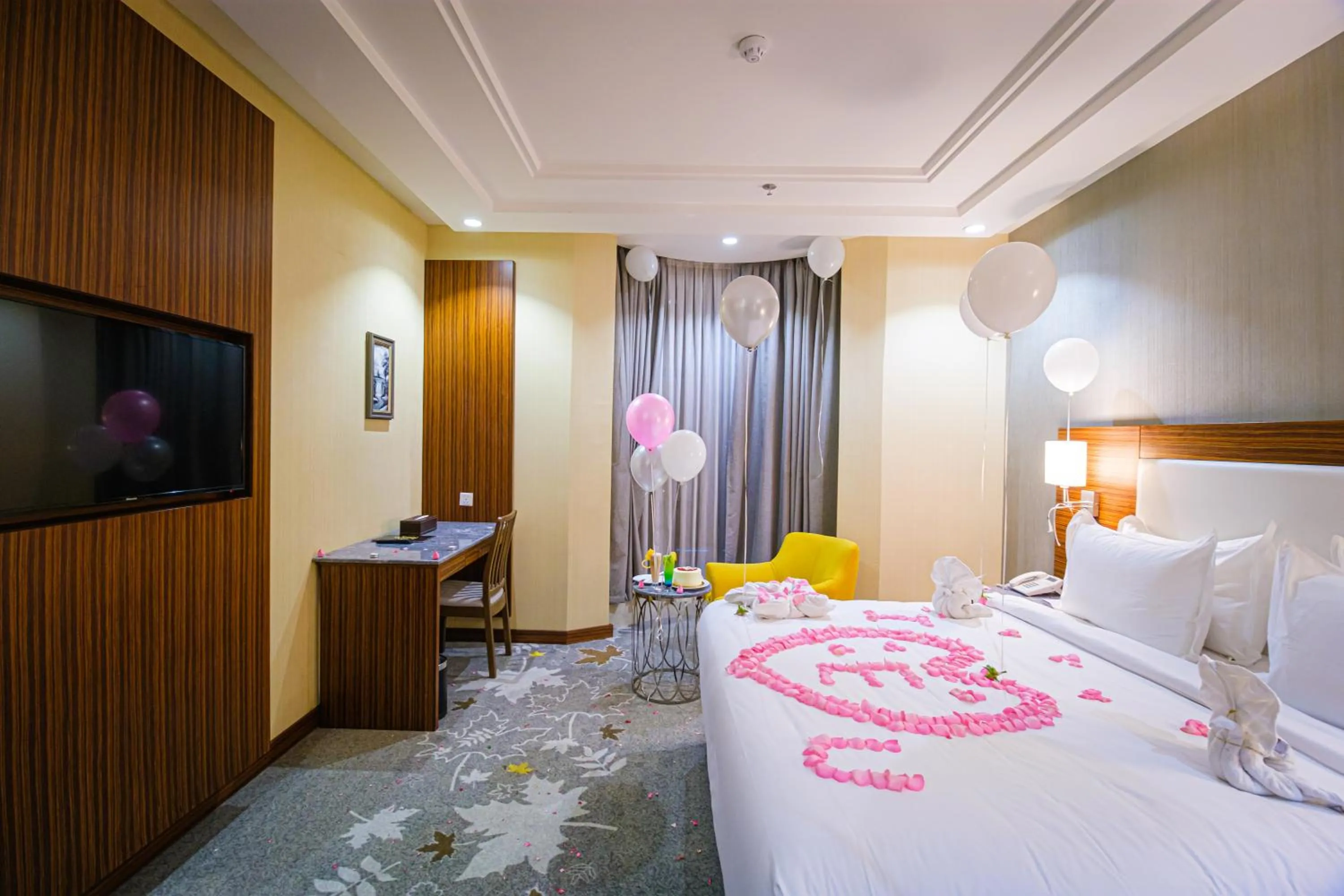 Bed in Taj Al Worood