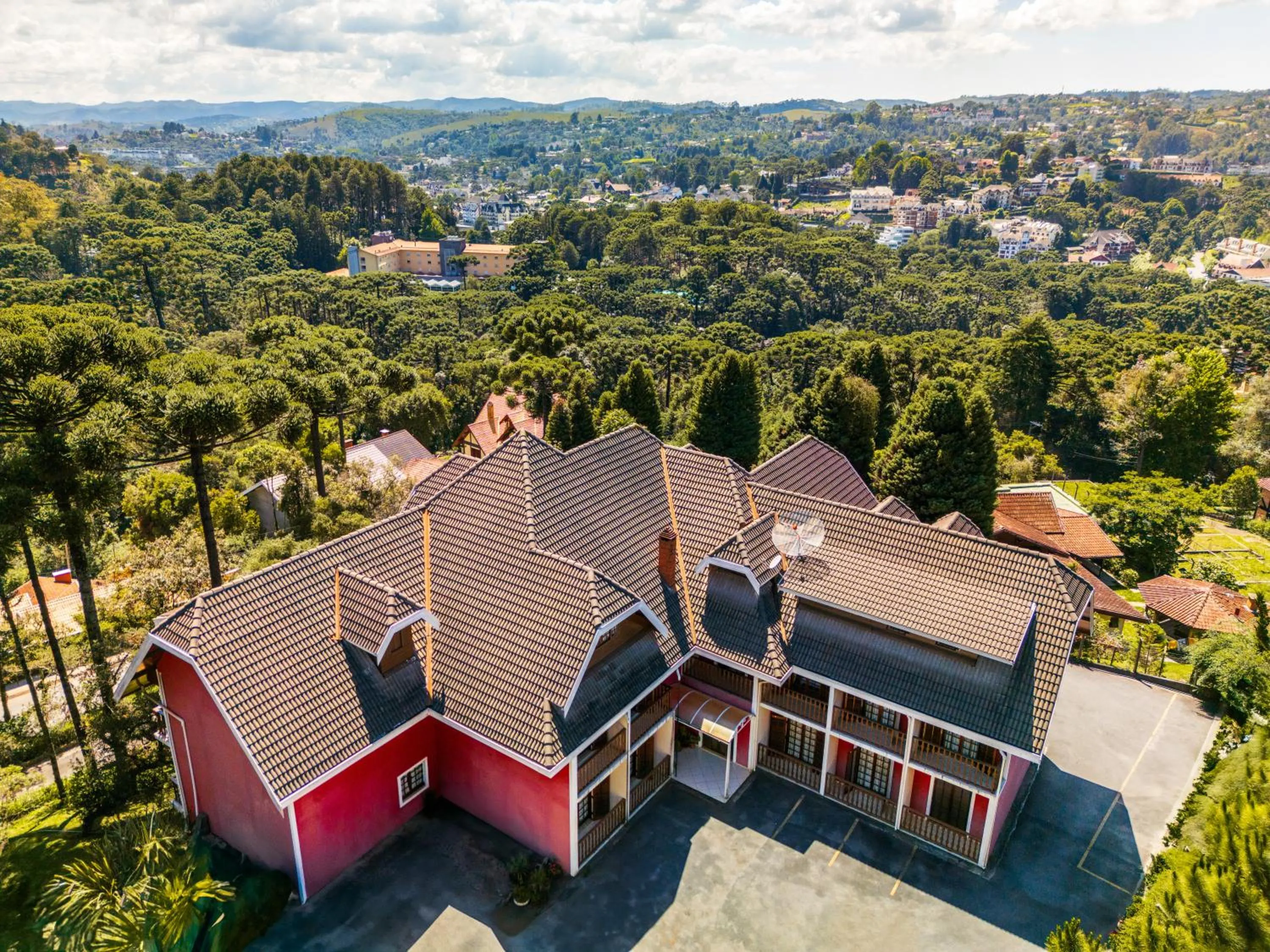 Property building in Pousada Serra do Jordão by Concavus
