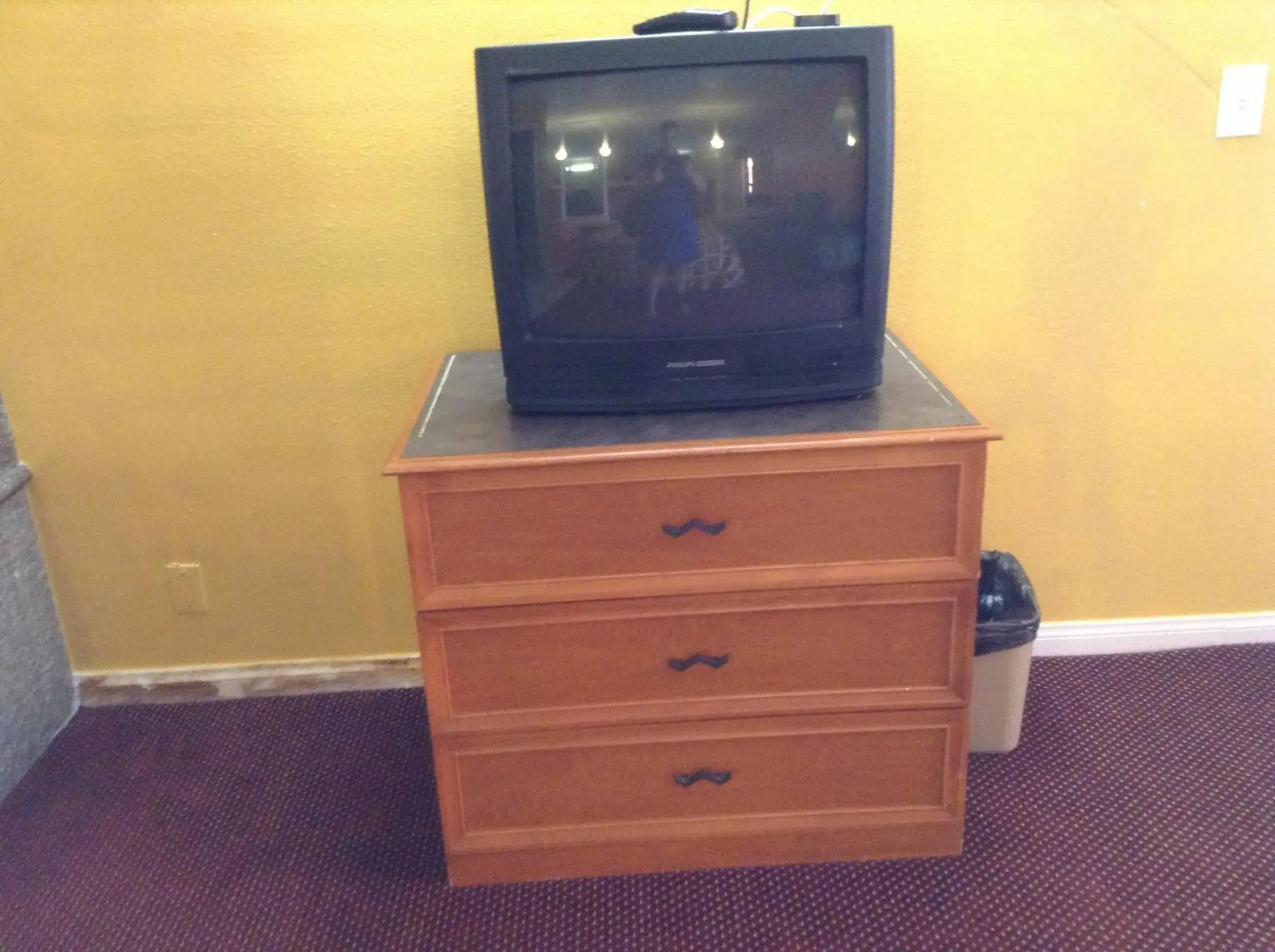 TV/Entertainment Center in Coast Motel