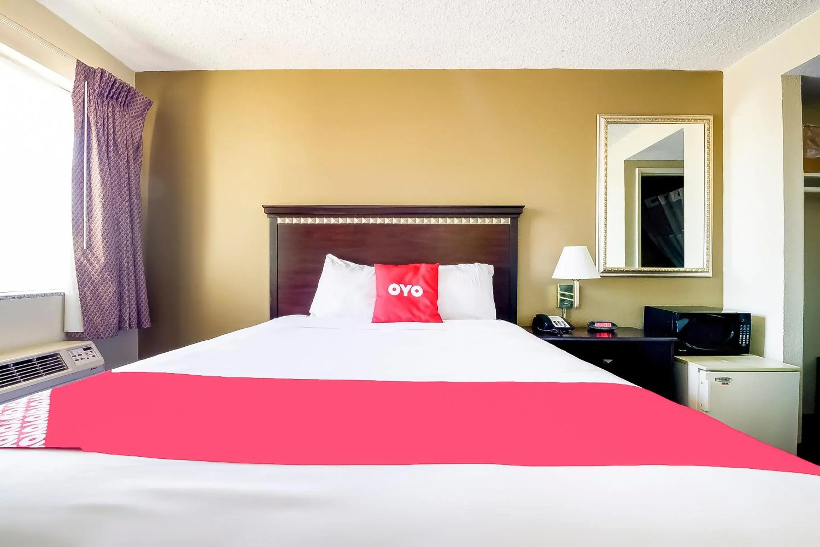 Bedroom, Bed in OYO Hotel Eloy Casa Grande near I-10 Bedroom, Bed in OYO Hotel Eloy Casa Grande near I-10