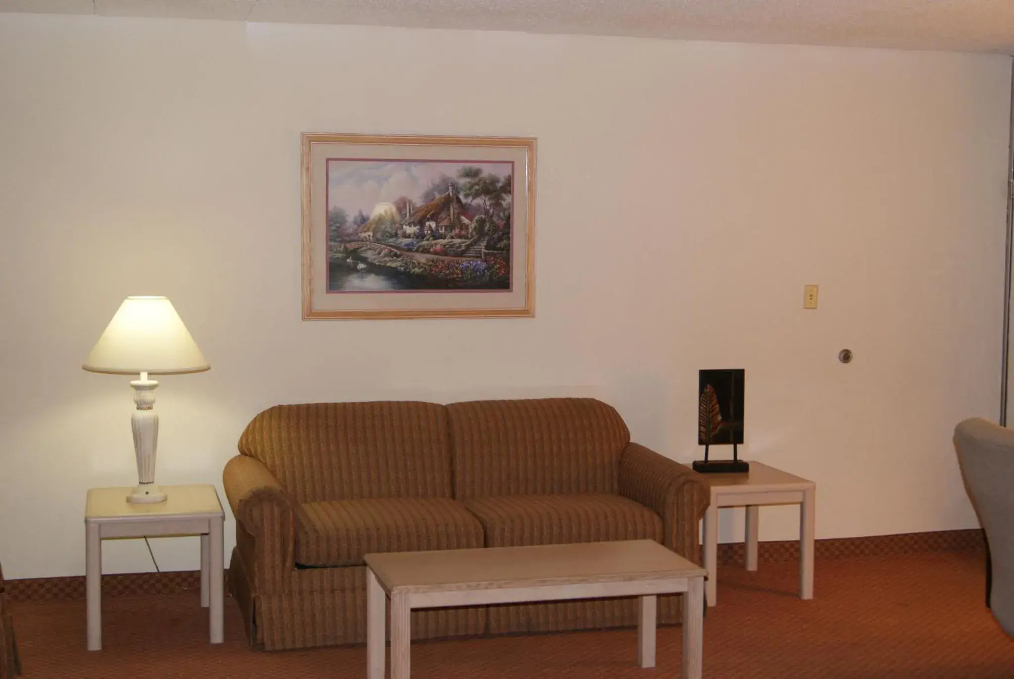 Seating Area in Motel 6 Hastings, NE