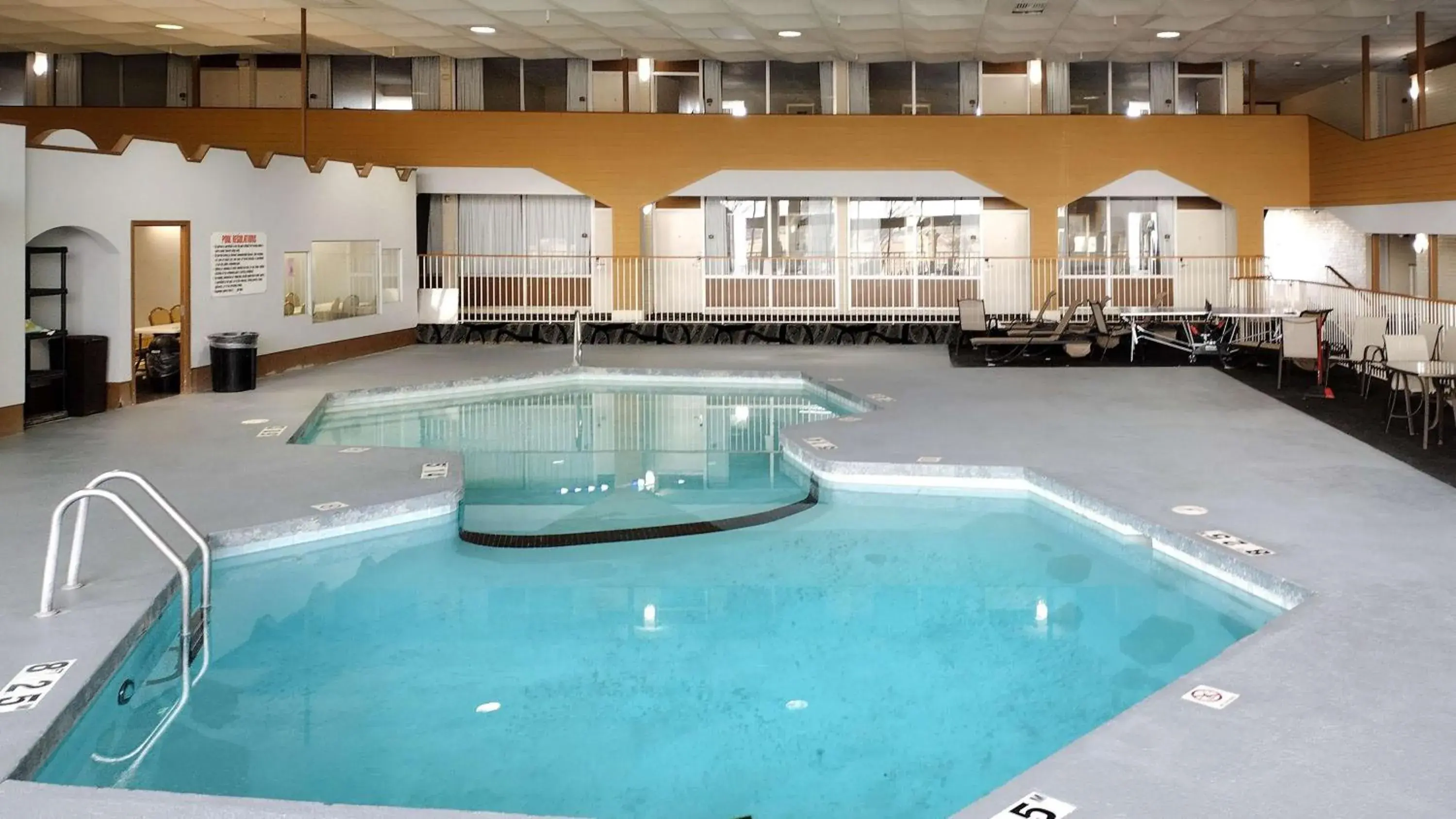 Pool view, Swimming Pool in Motel 6 Hastings, NE