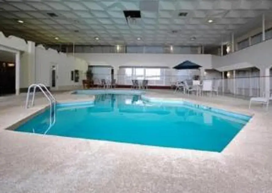 Swimming Pool in Motel 6 Hastings, NE