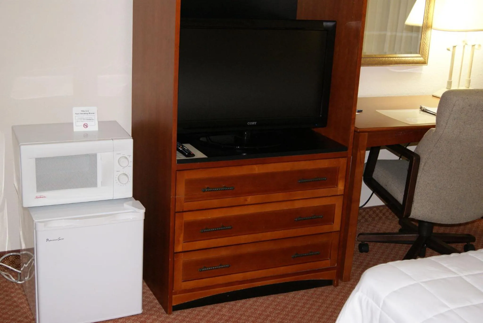 Bed in Motel 6 Hastings NE