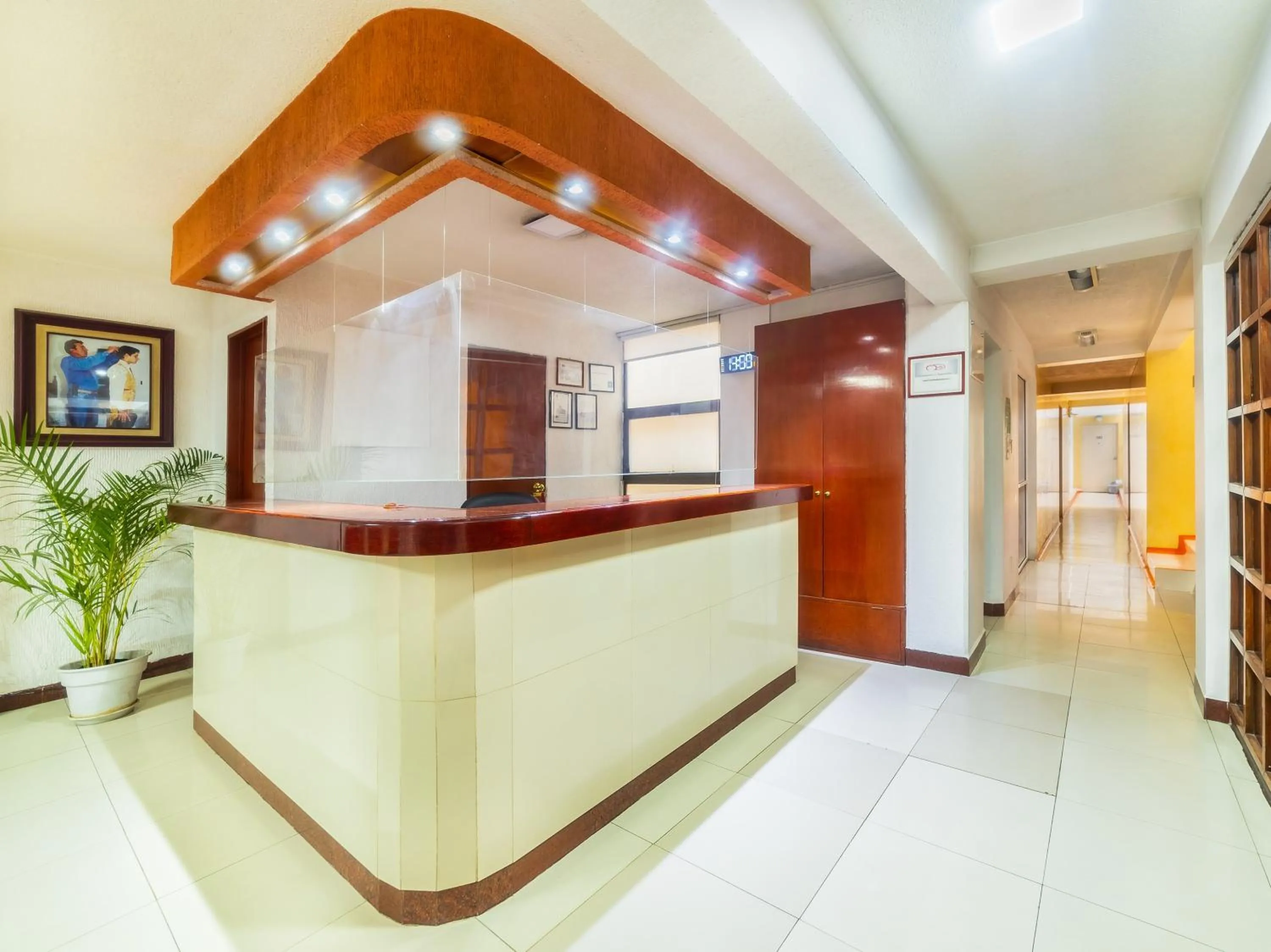 Lobby or reception in Capital O Hotel Suites Marne, Mexico City