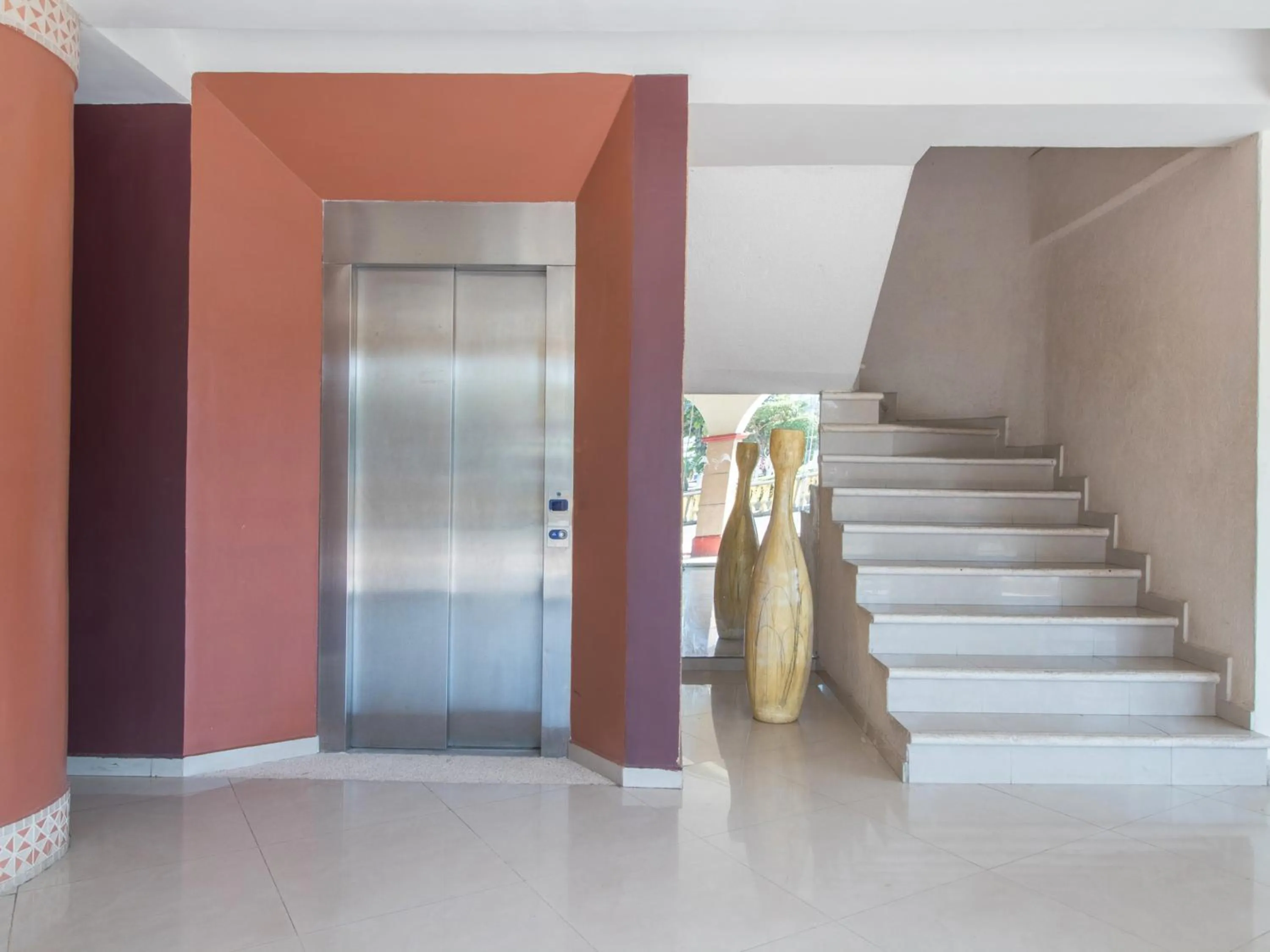 Area and facilities in Gran Santiago Plaza