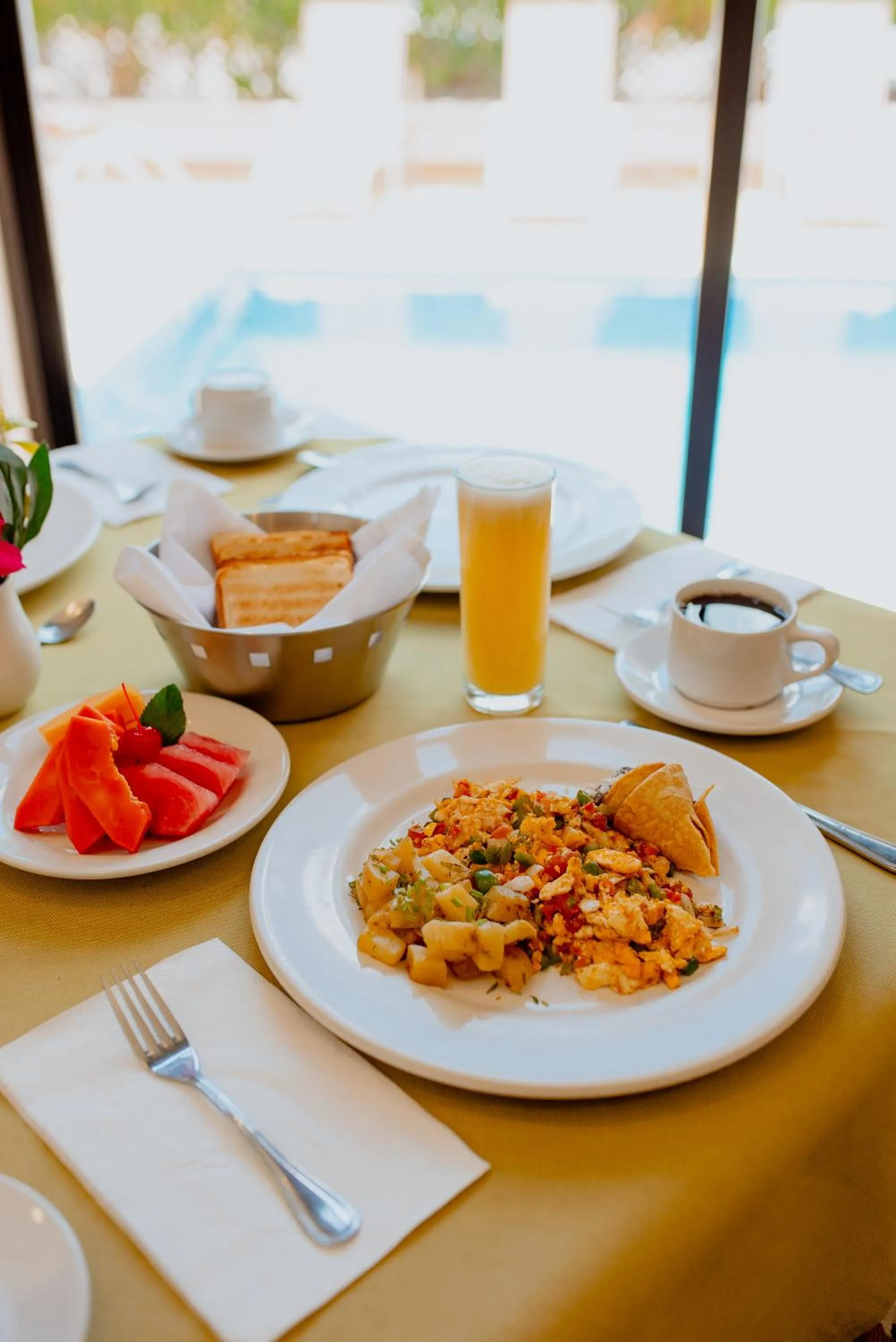 Restaurant/places to eat in Hotel Plaza Campeche