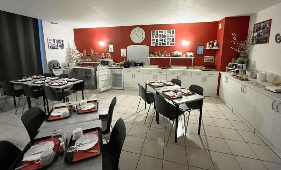 Breakfast in Résidence Vacancéole - Les Demeures Champenoises Breakfast in Résidence Vacancéole - Les Demeures Champenoises