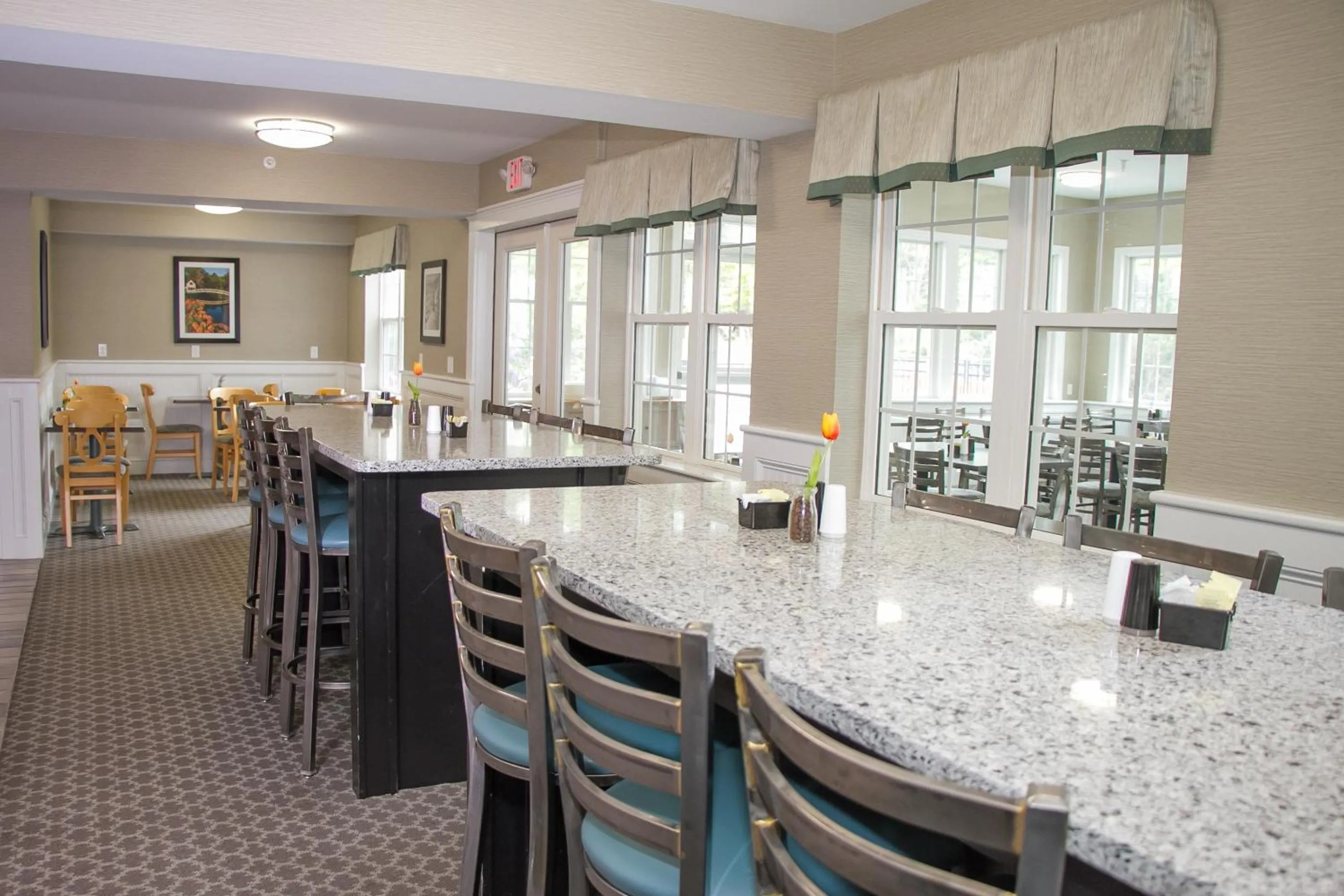 Restaurant/places to eat in Acadia Inn