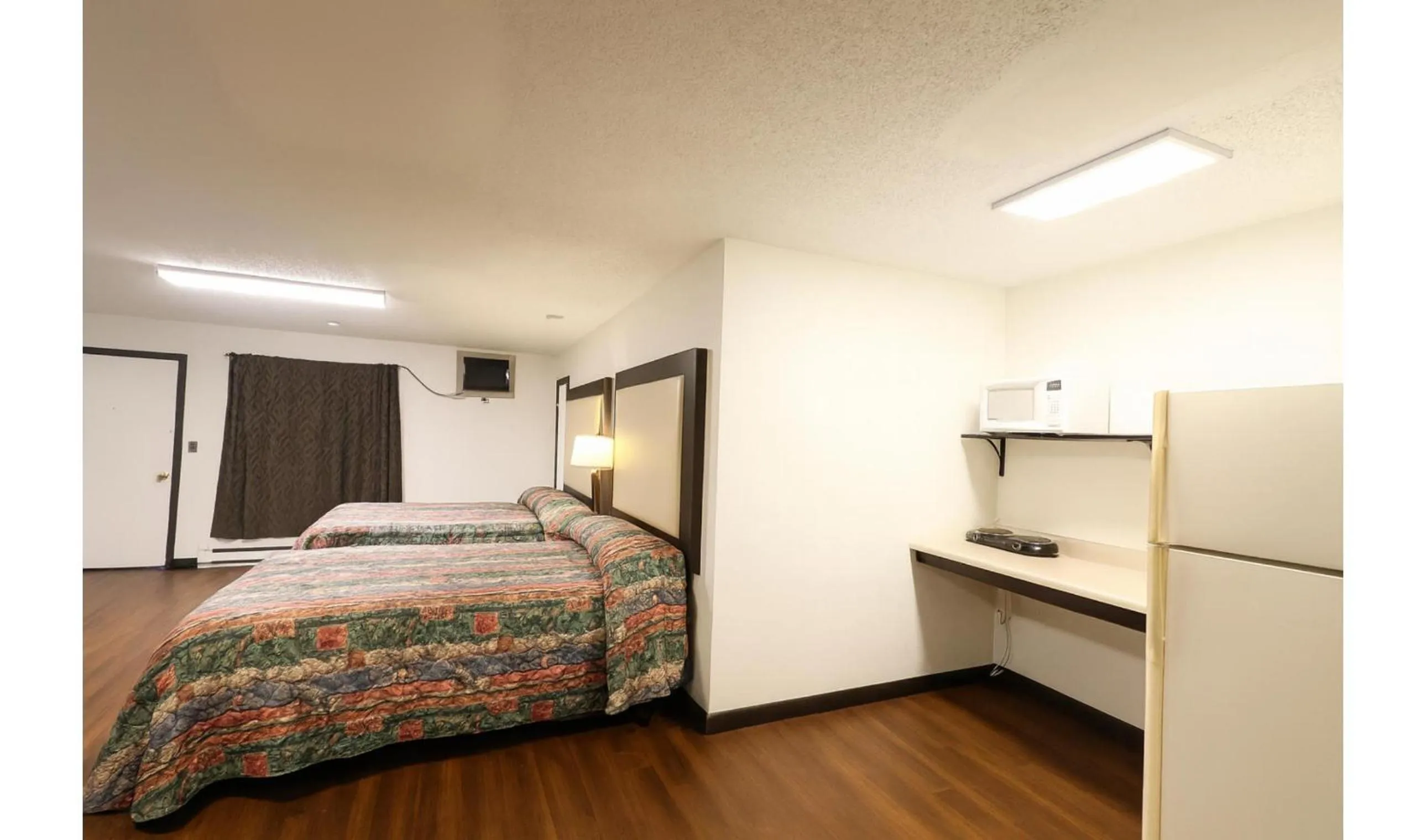 Bedroom, Bed in Hotel O Oskaloosa Near Eddyville