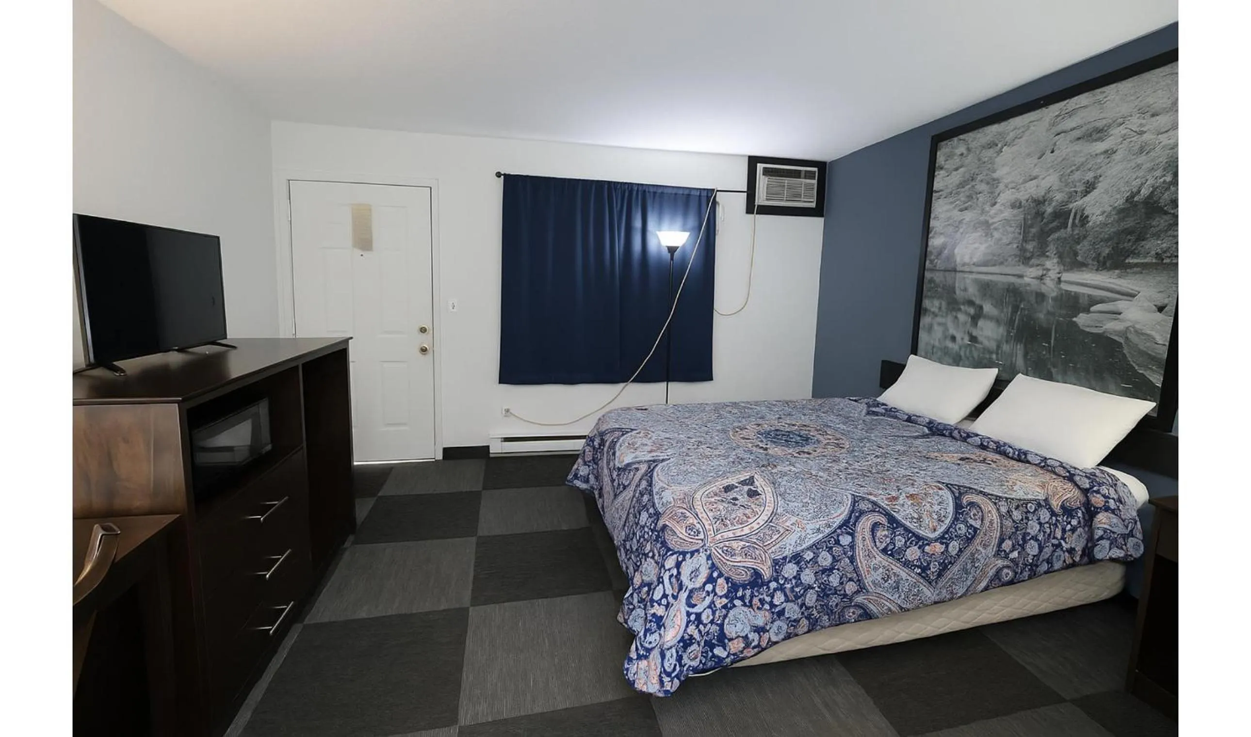 Bedroom, Bed in Hotel O Oskaloosa Near Eddyville