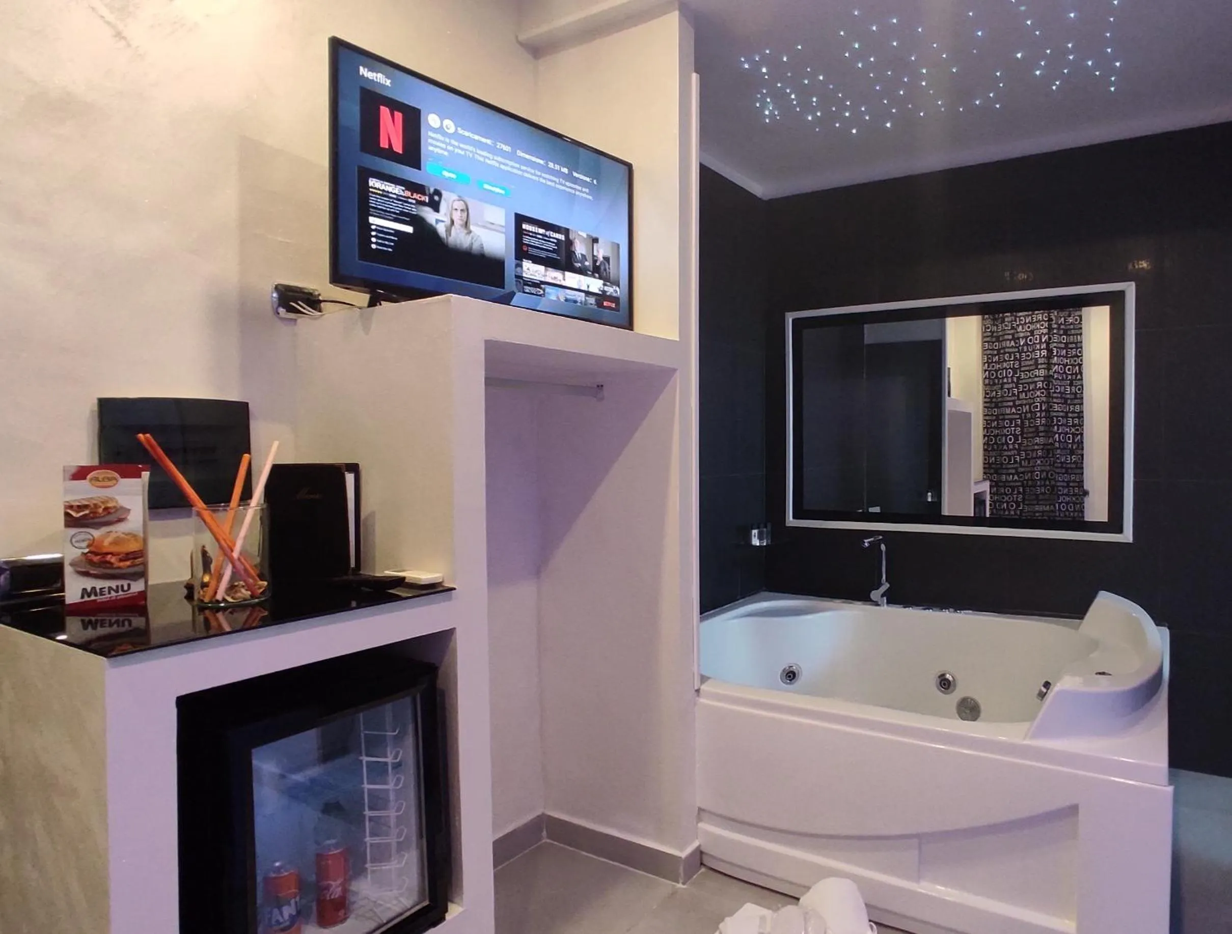 Hot Tub in Hotel Paradiso