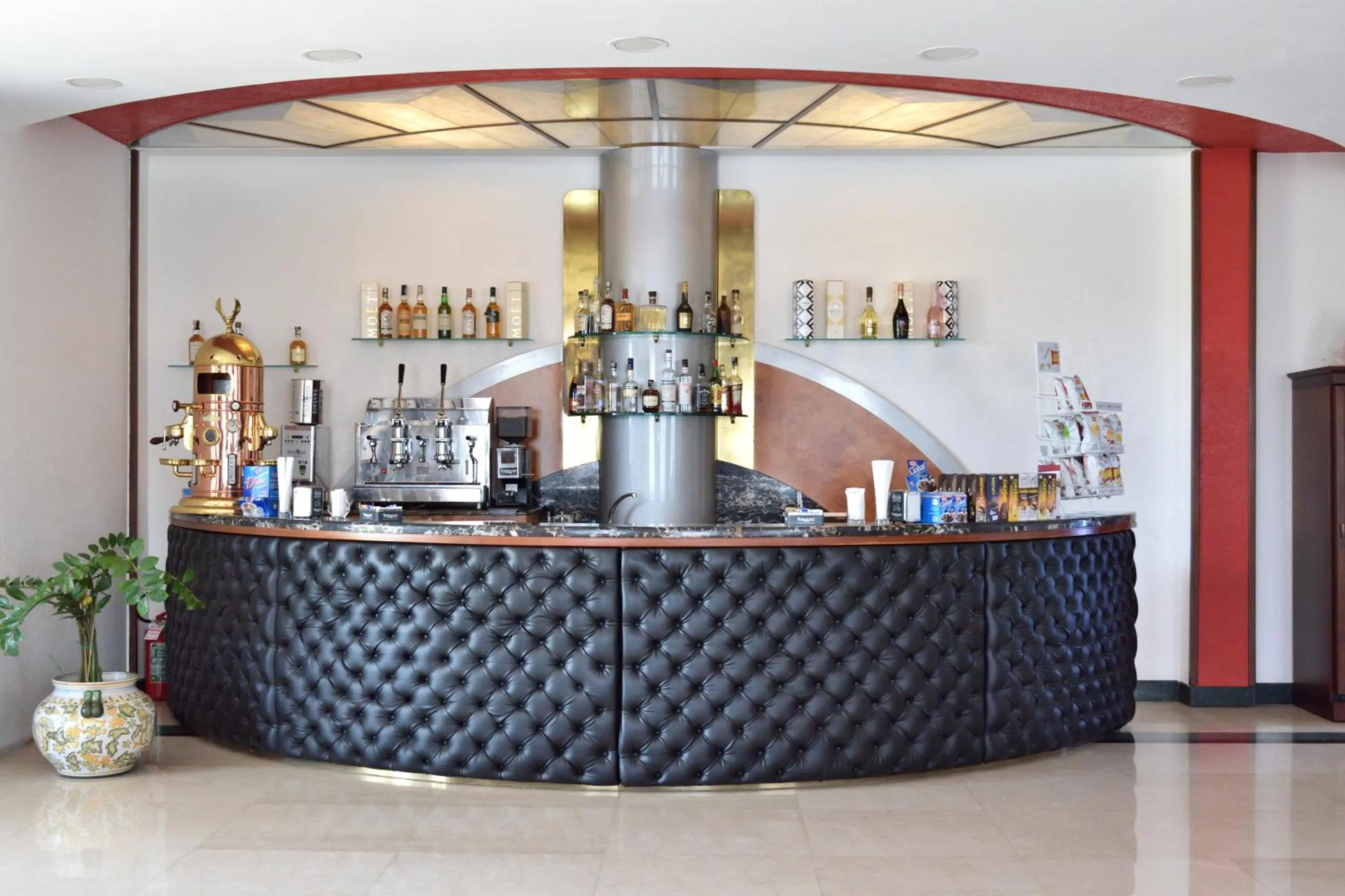 Lounge or bar in Hotel Paradiso