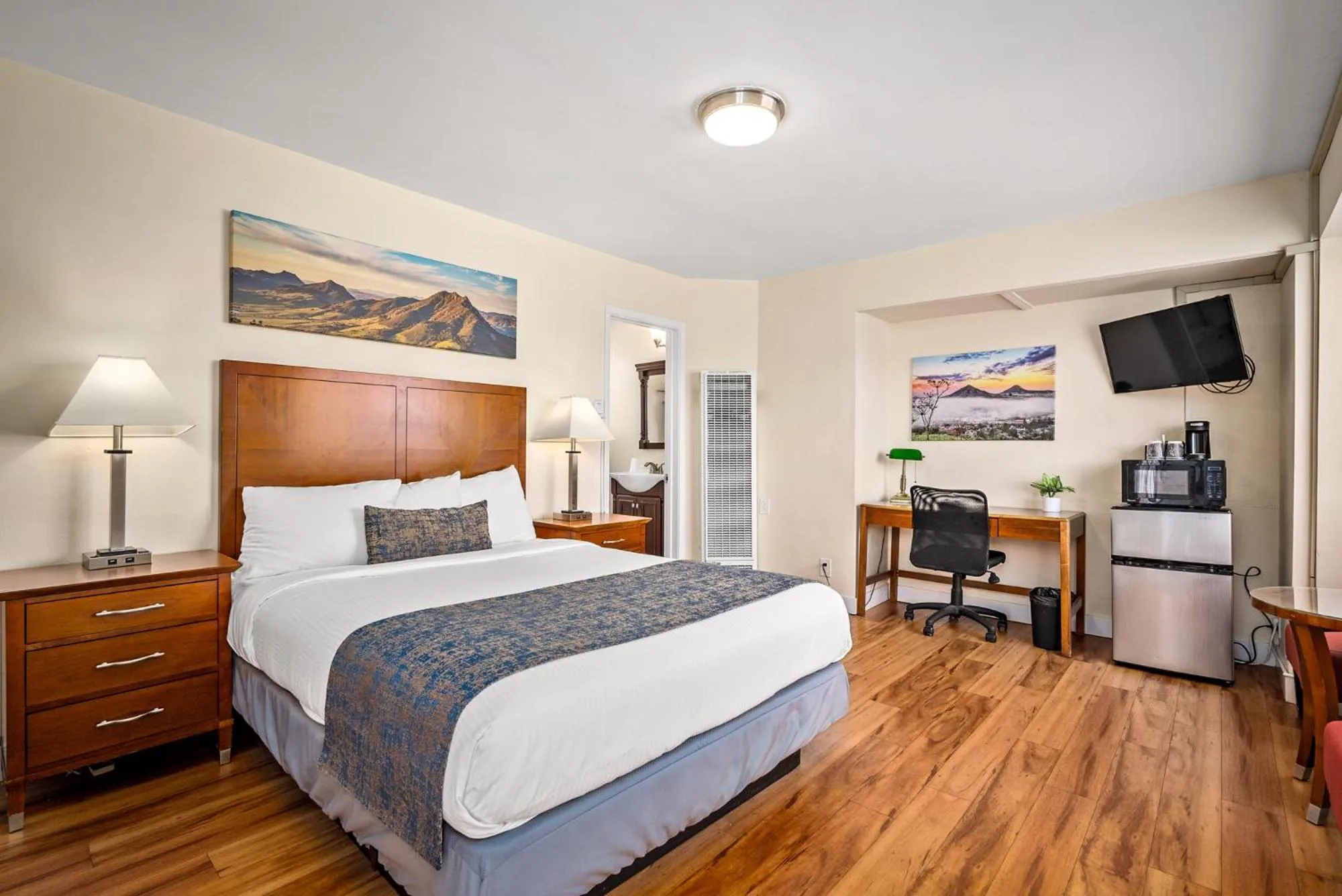 Bed in Sunbeam Motel