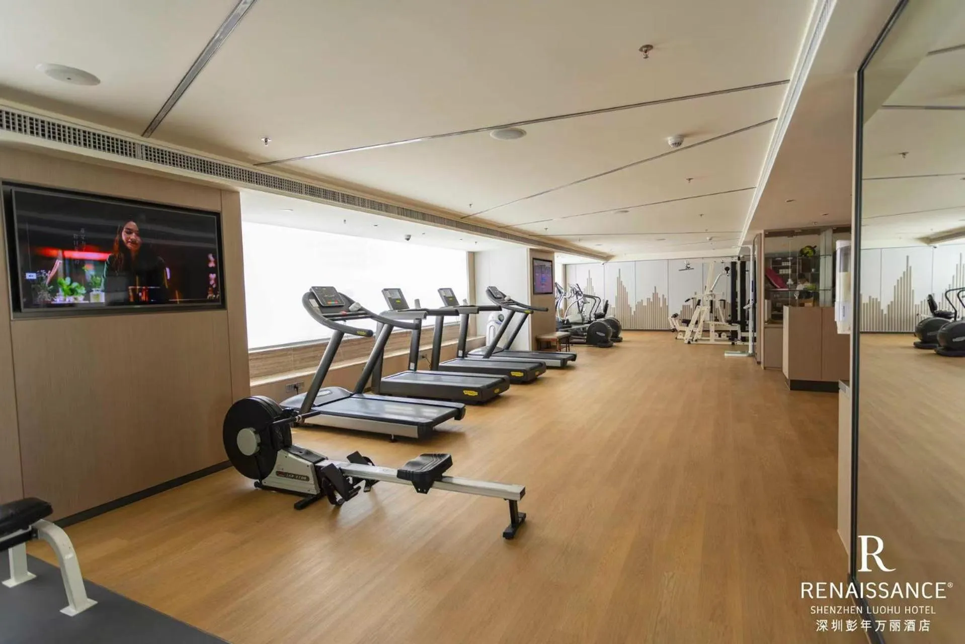 Fitness centre/facilities in Renaissance Shenzhen Luohu Hotel