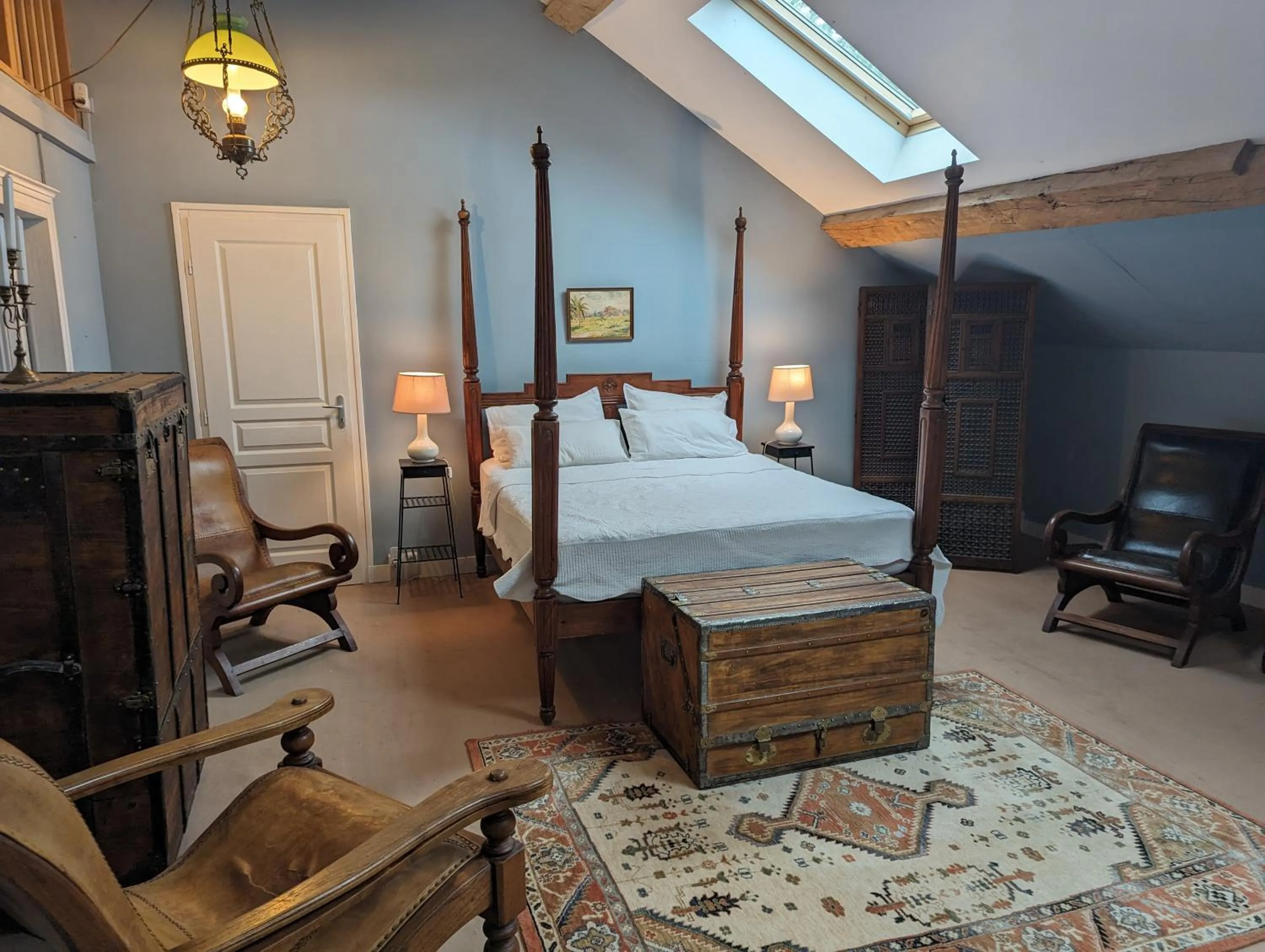 Bed in Chateau de Thuries