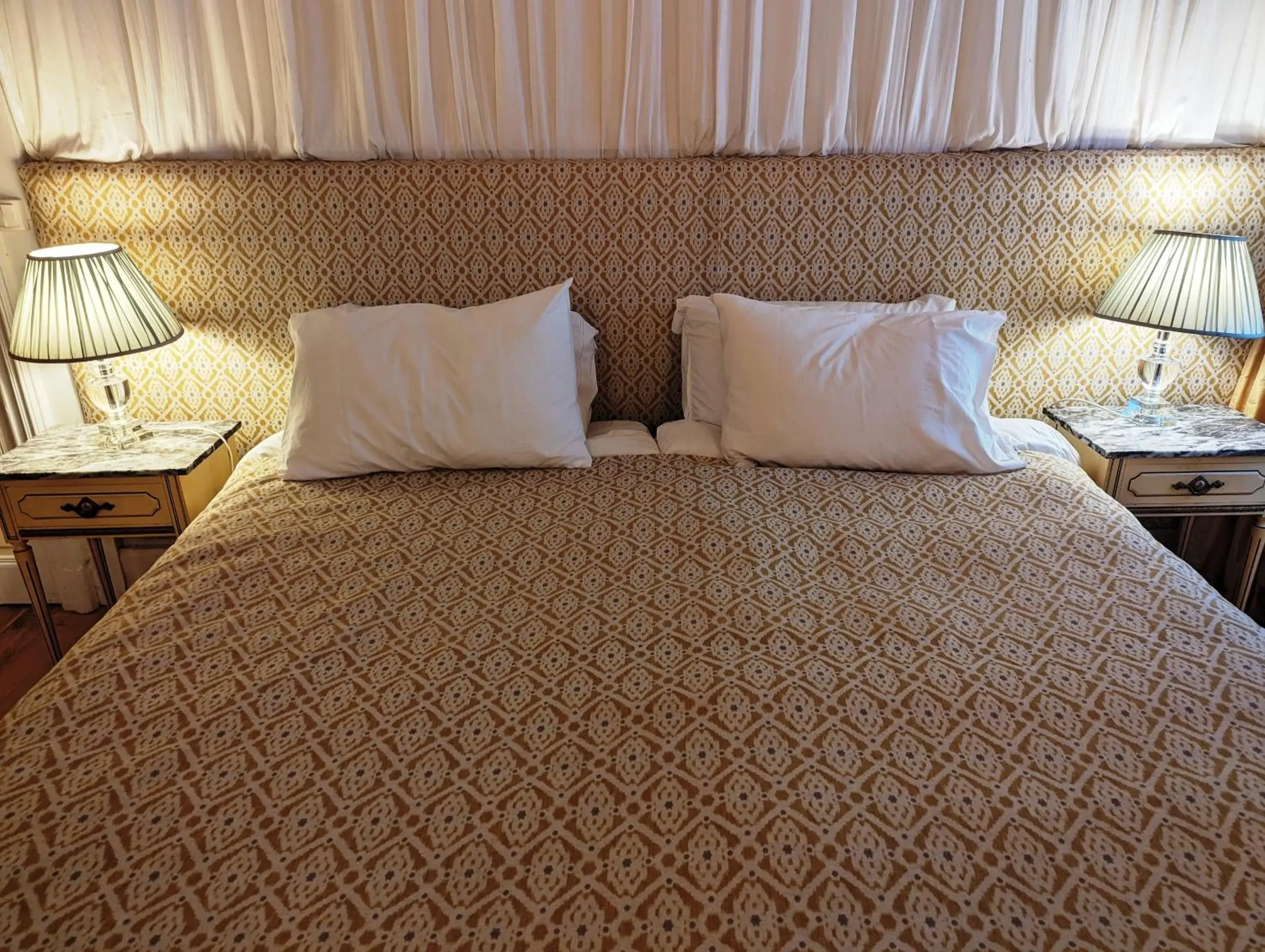 Double Room with Park View in Chateau de Thuries Double Room with Park View in Chateau de Thuries