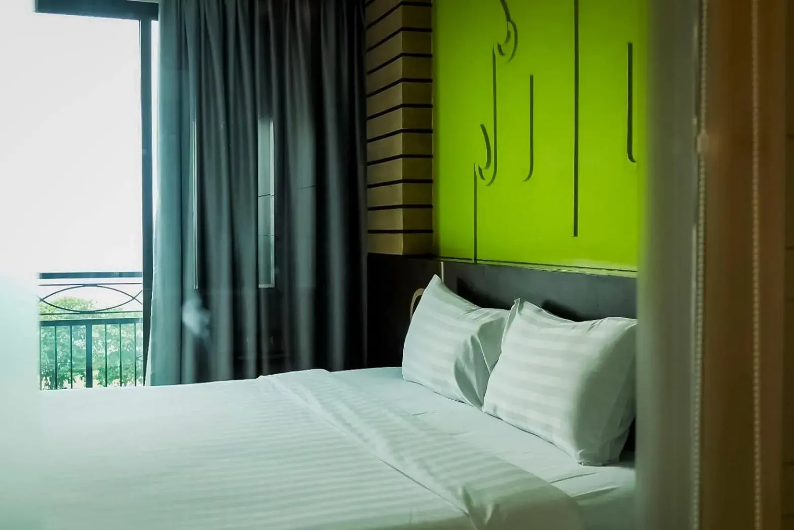 Bedroom, Bed in Bay Beach Resort Jomtien Bedroom, Bed in Bay Beach Resort Jomtien