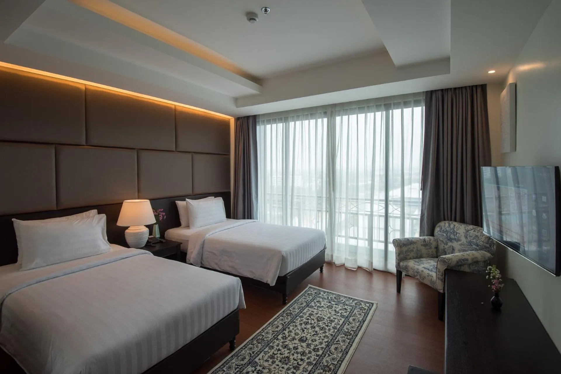 Bed in Bay Beach Resort Jomtien