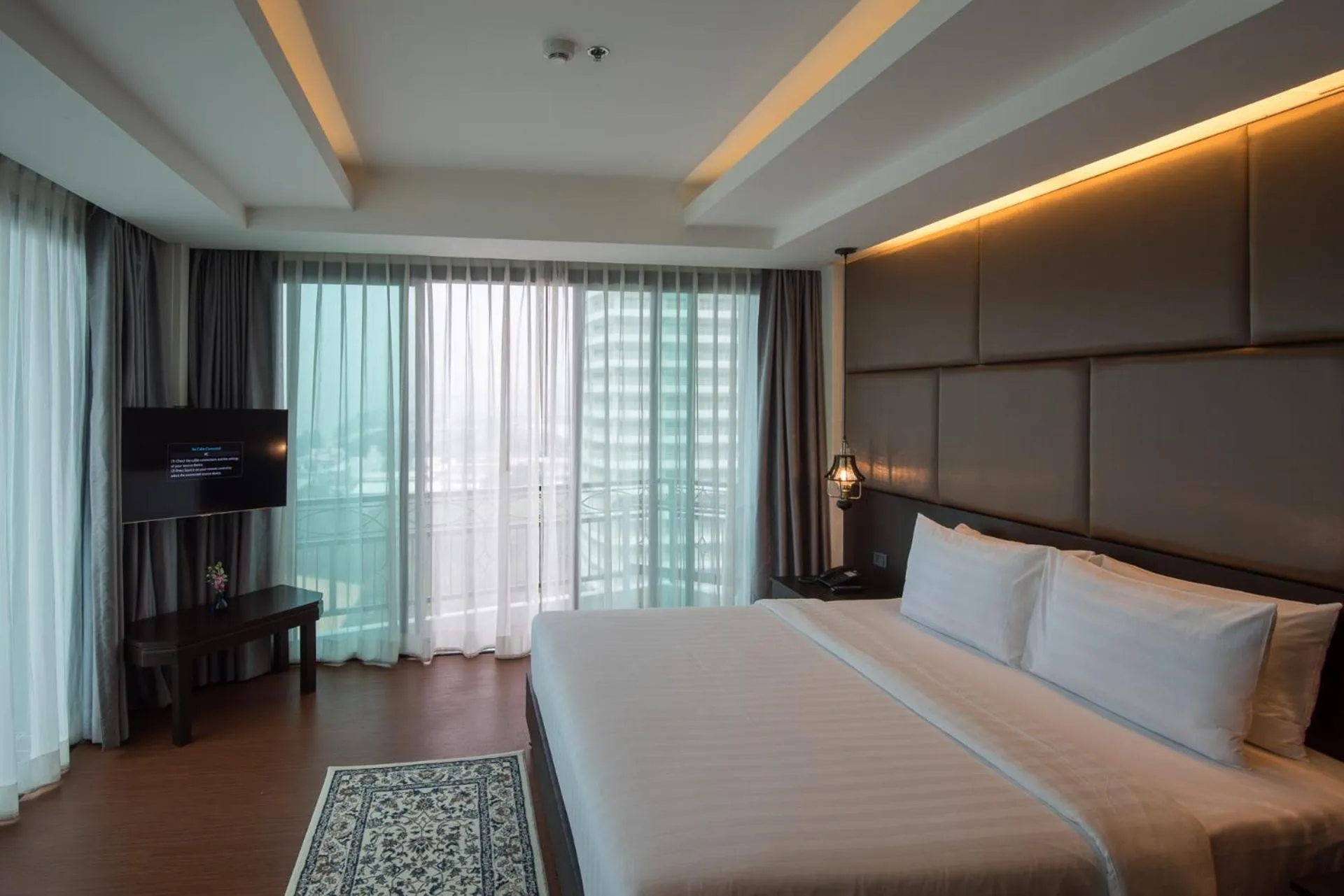 Bed in Bay Beach Resort Jomtien
