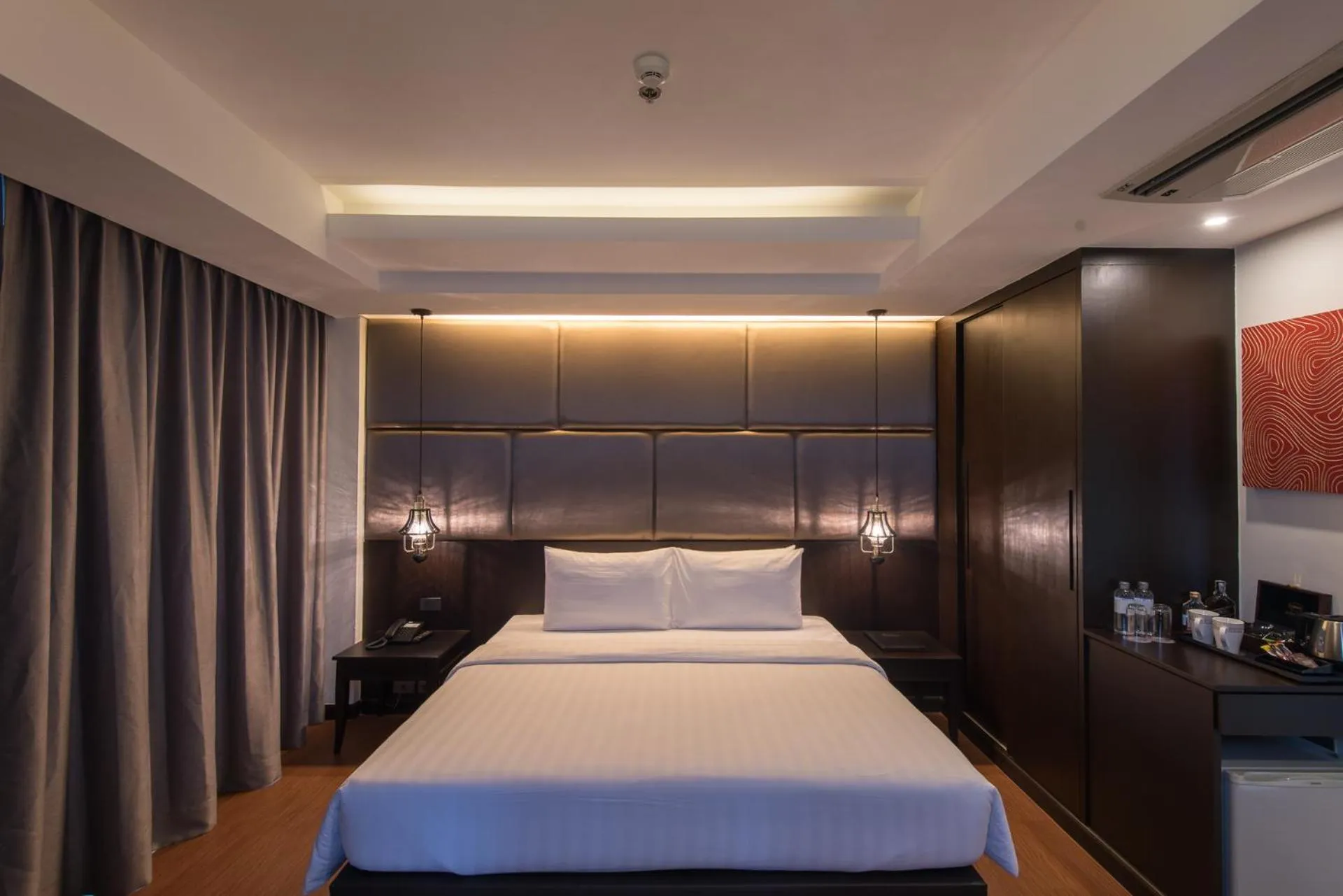 Bed in Bay Beach Resort Jomtien