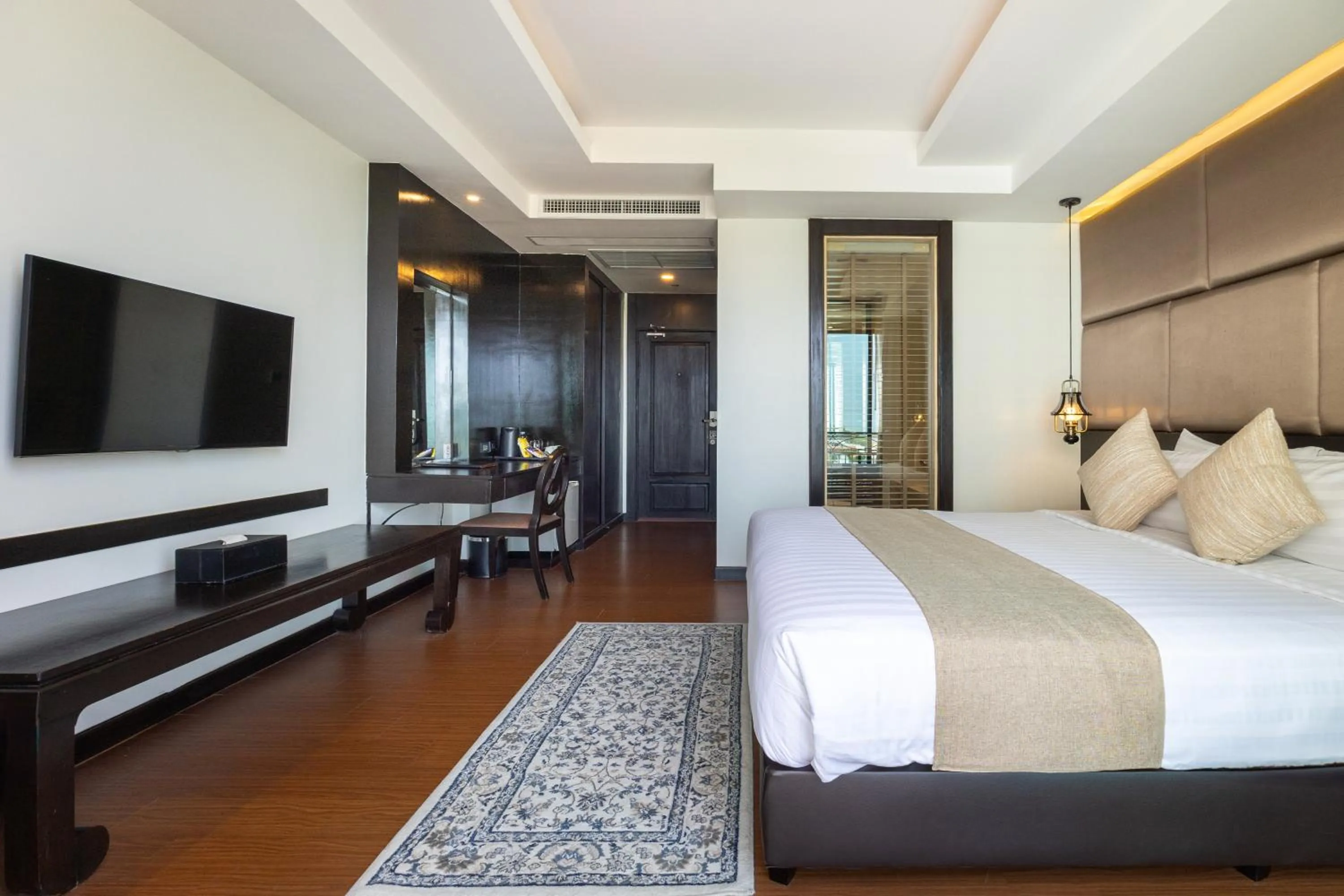 Bed in Bay Beach Resort Jomtien