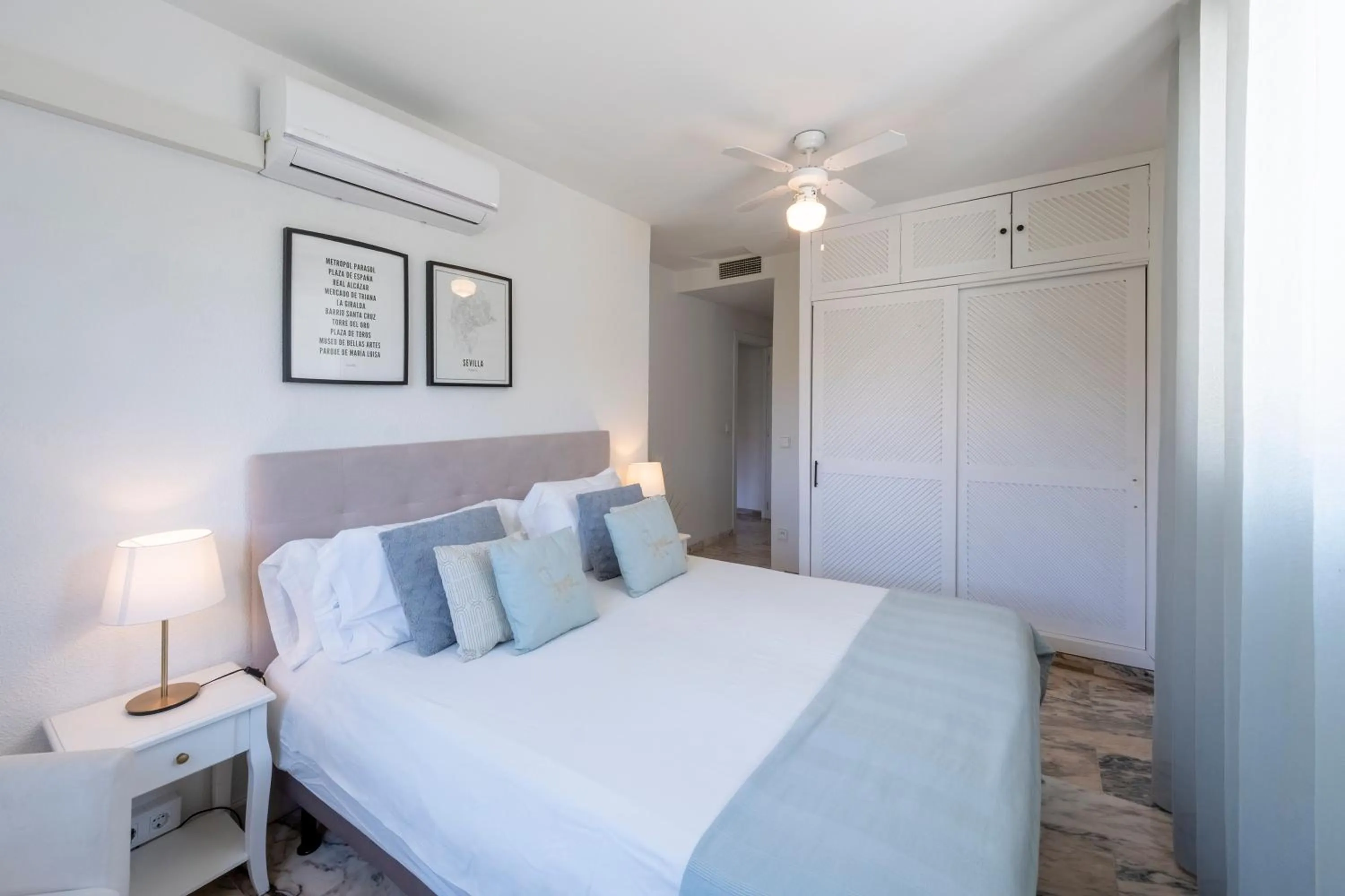 Bedroom, Bed in Hotel B&B Casa Arena Sevilla